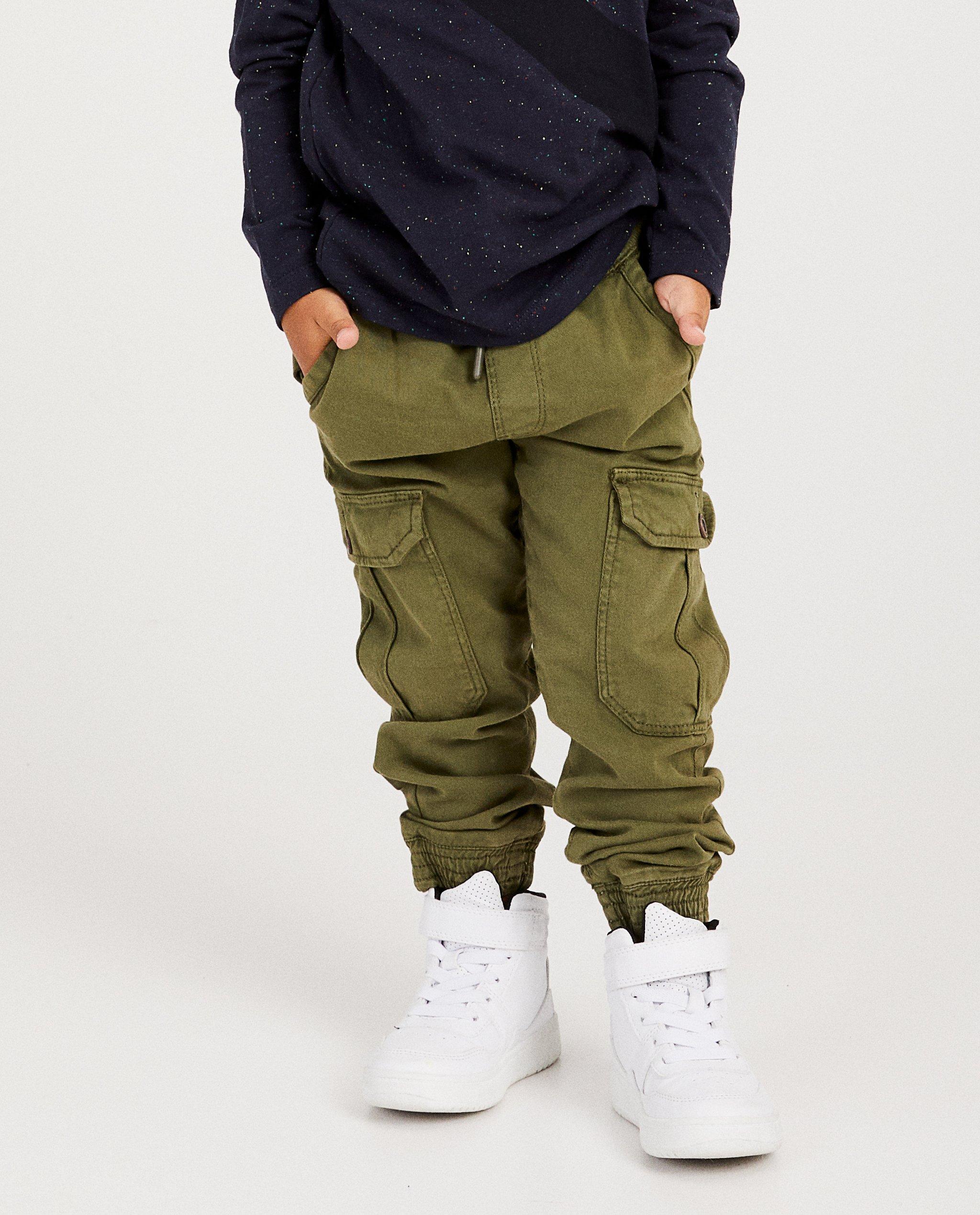 Pantalons - Pantalon cargo vert 