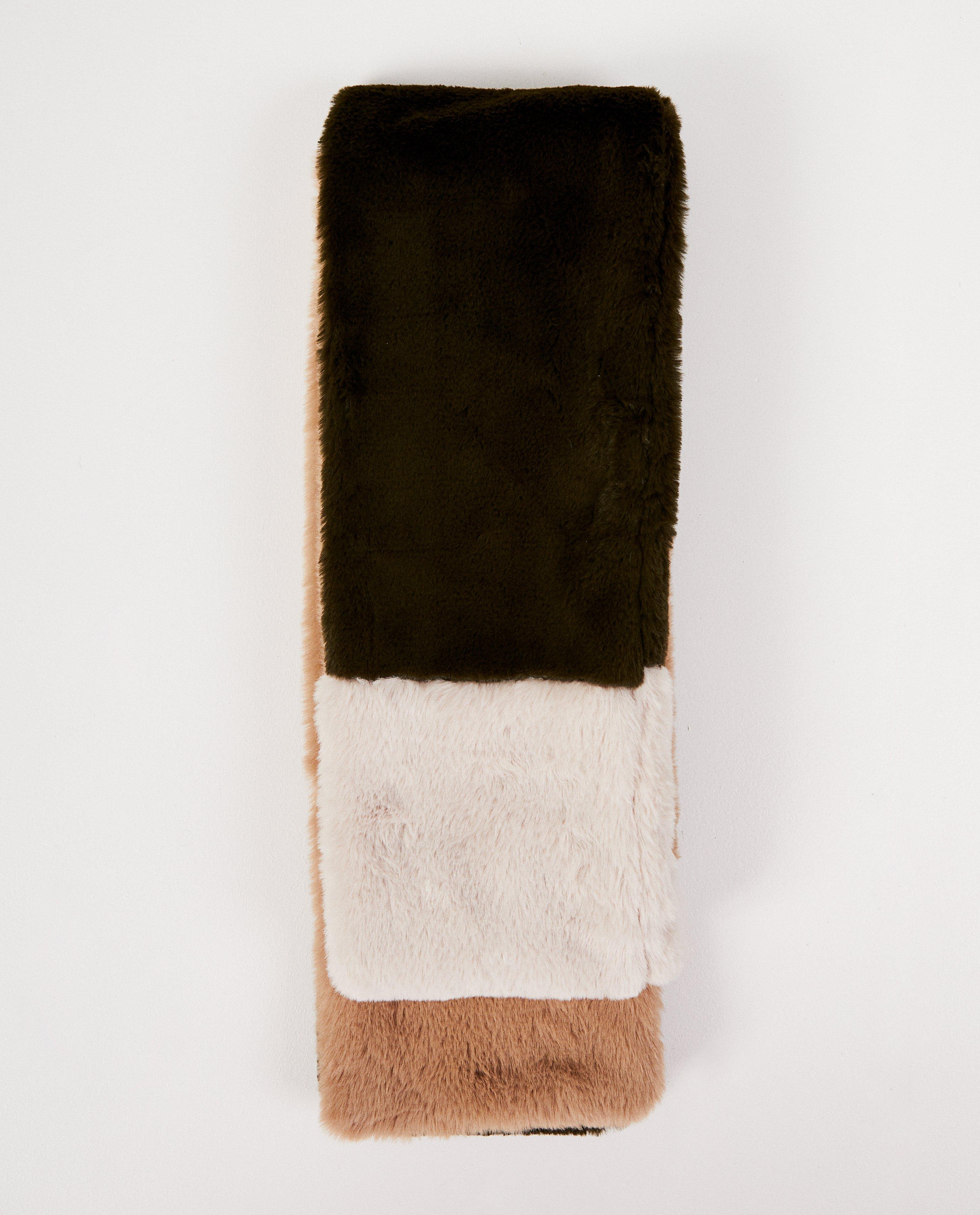 Faux-fur tricolor sjaal Pieces - faux-fur - Pieces