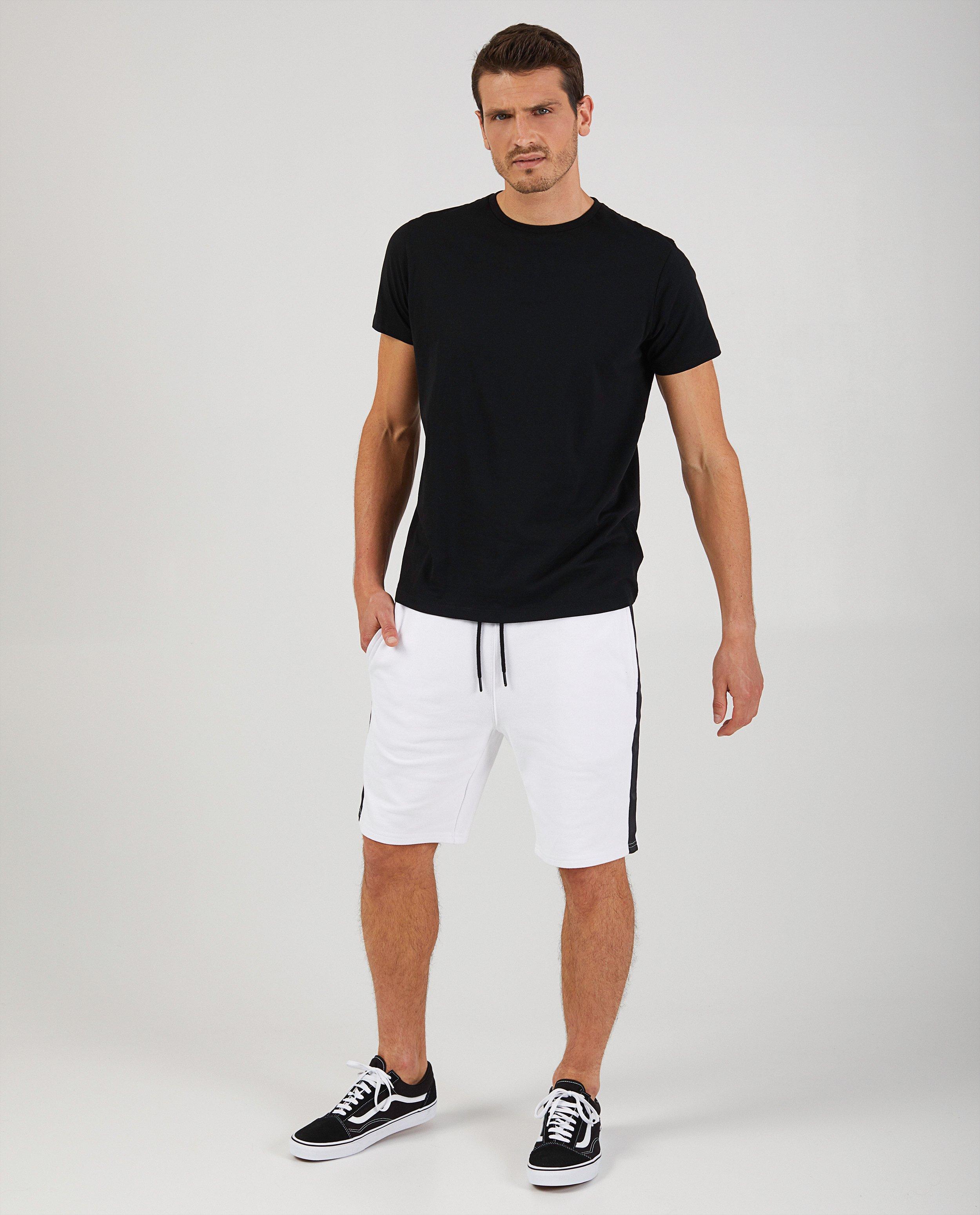 Short molletonné blanc - rayure sur le côté - JBC