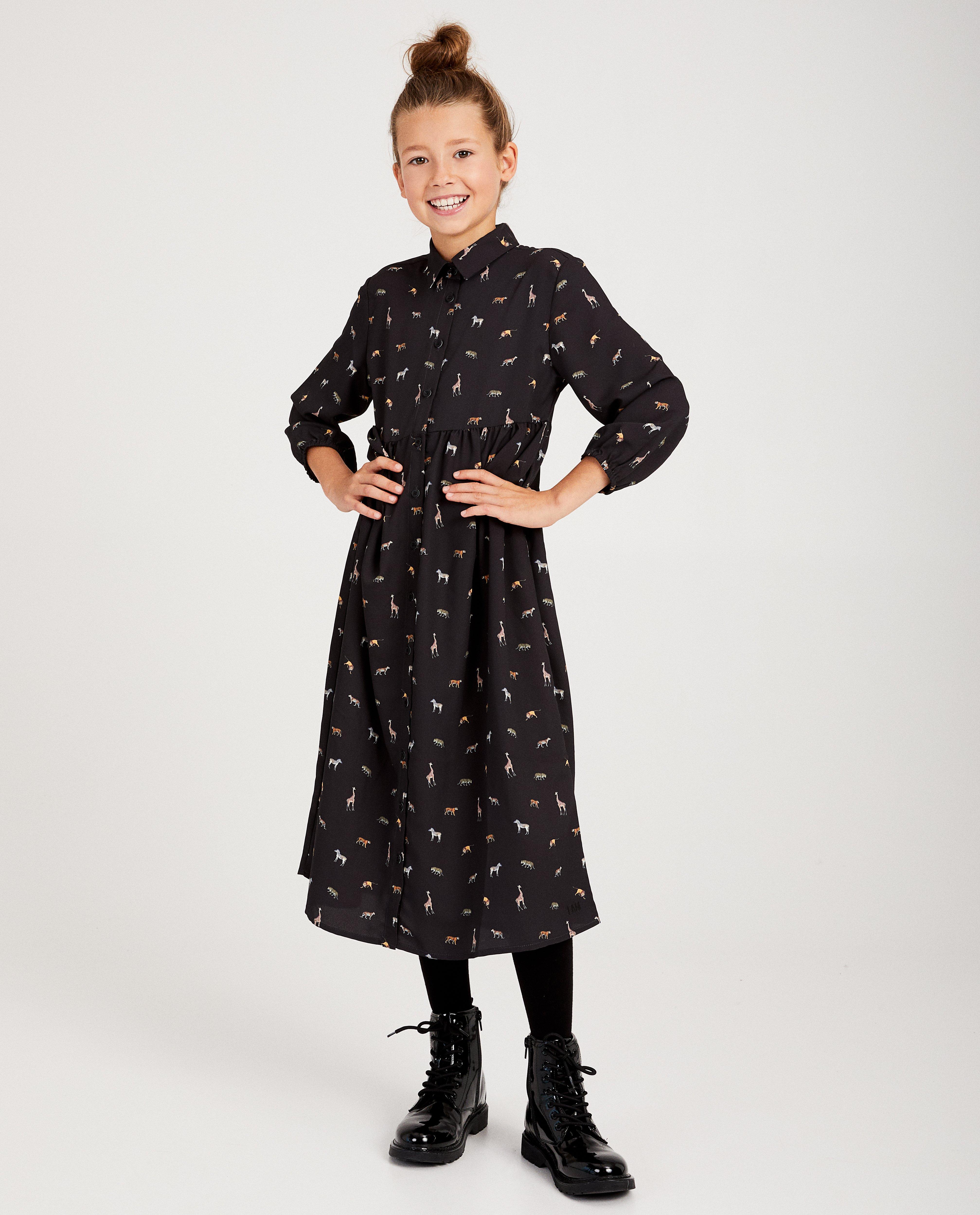 Jurk van gerecycleerd PET I AM - zwart met print - I AM