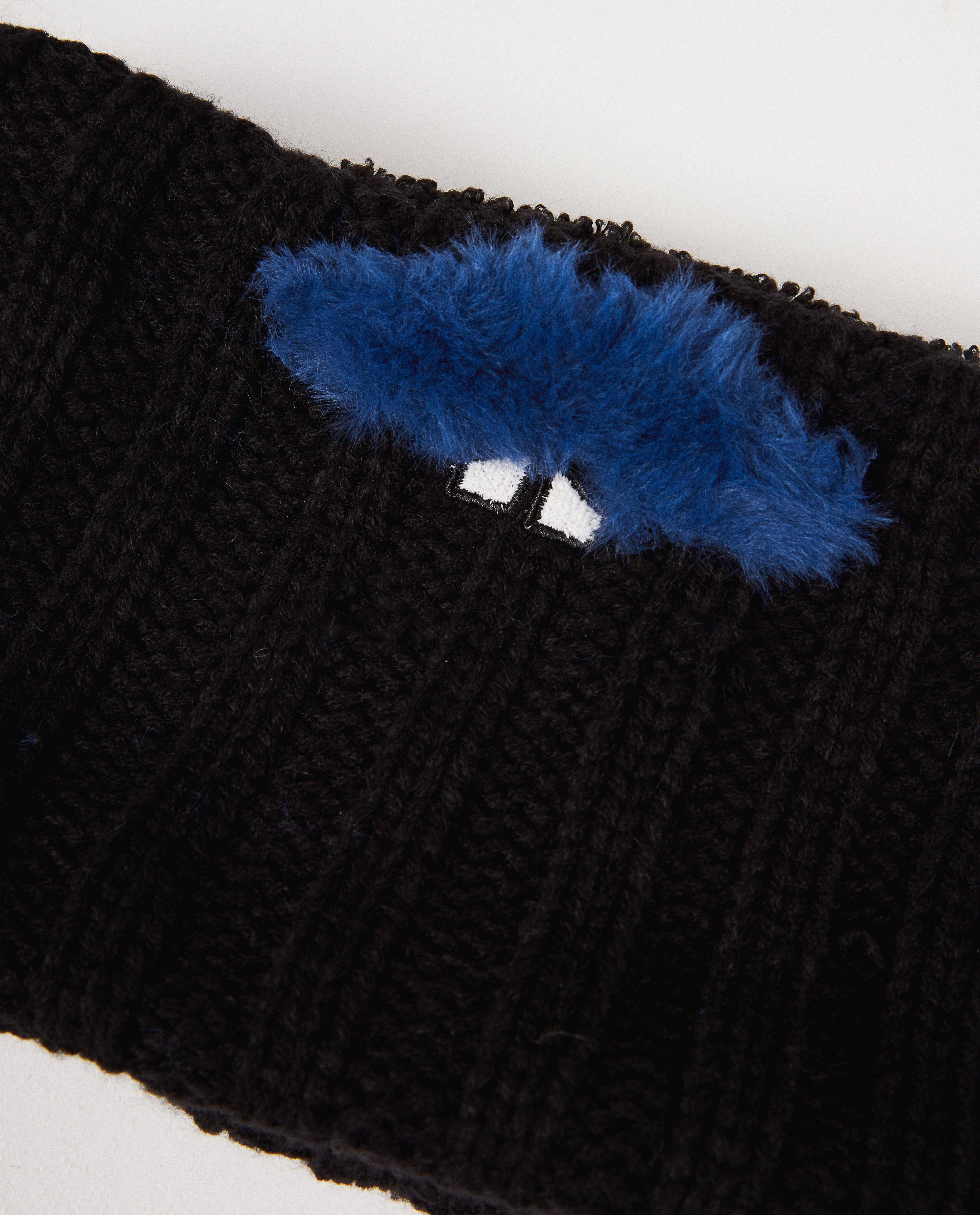 Breigoed - Zwarte colsjaal met blauwe snor