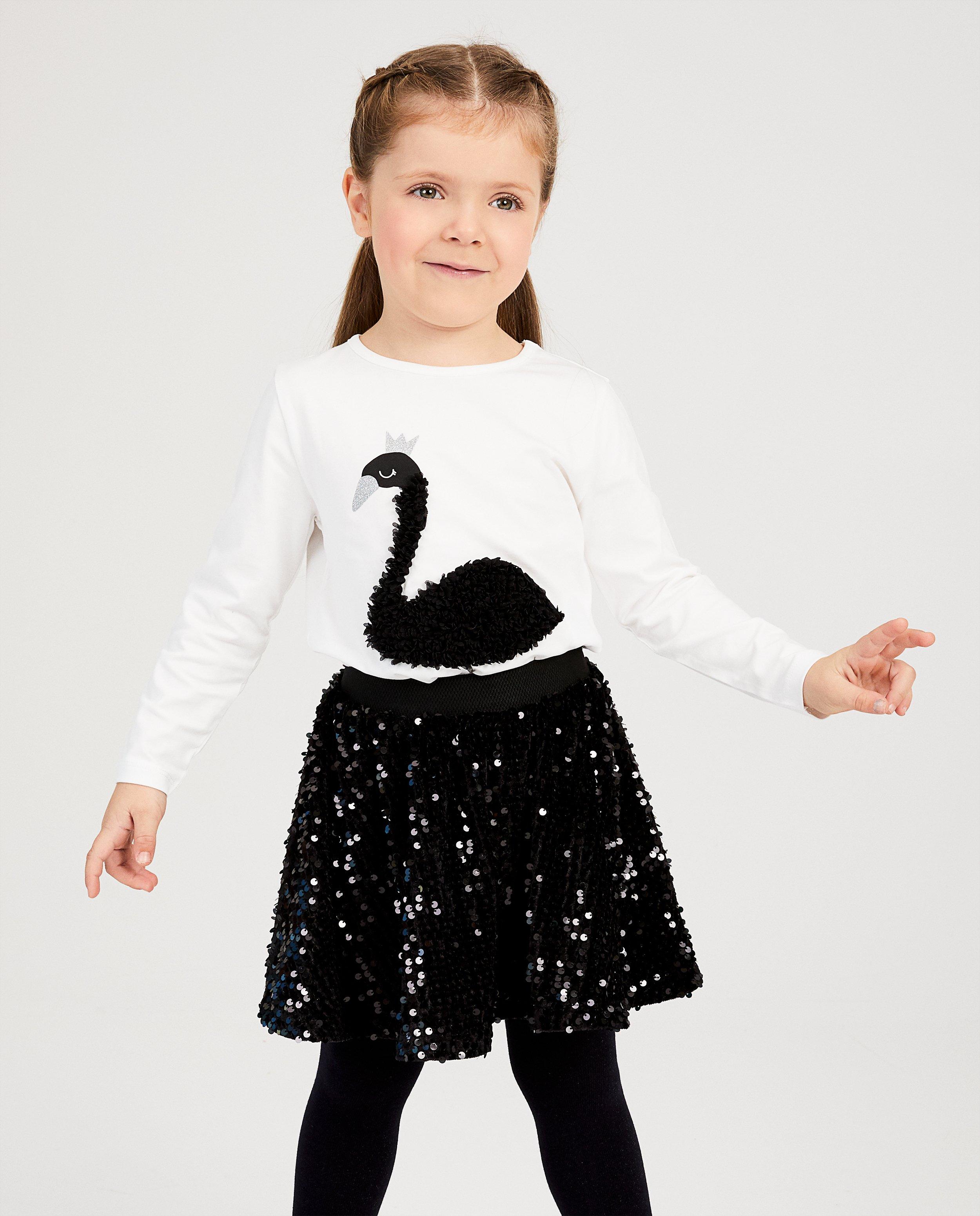 T-shirts - Witte longsleeve met zwaan