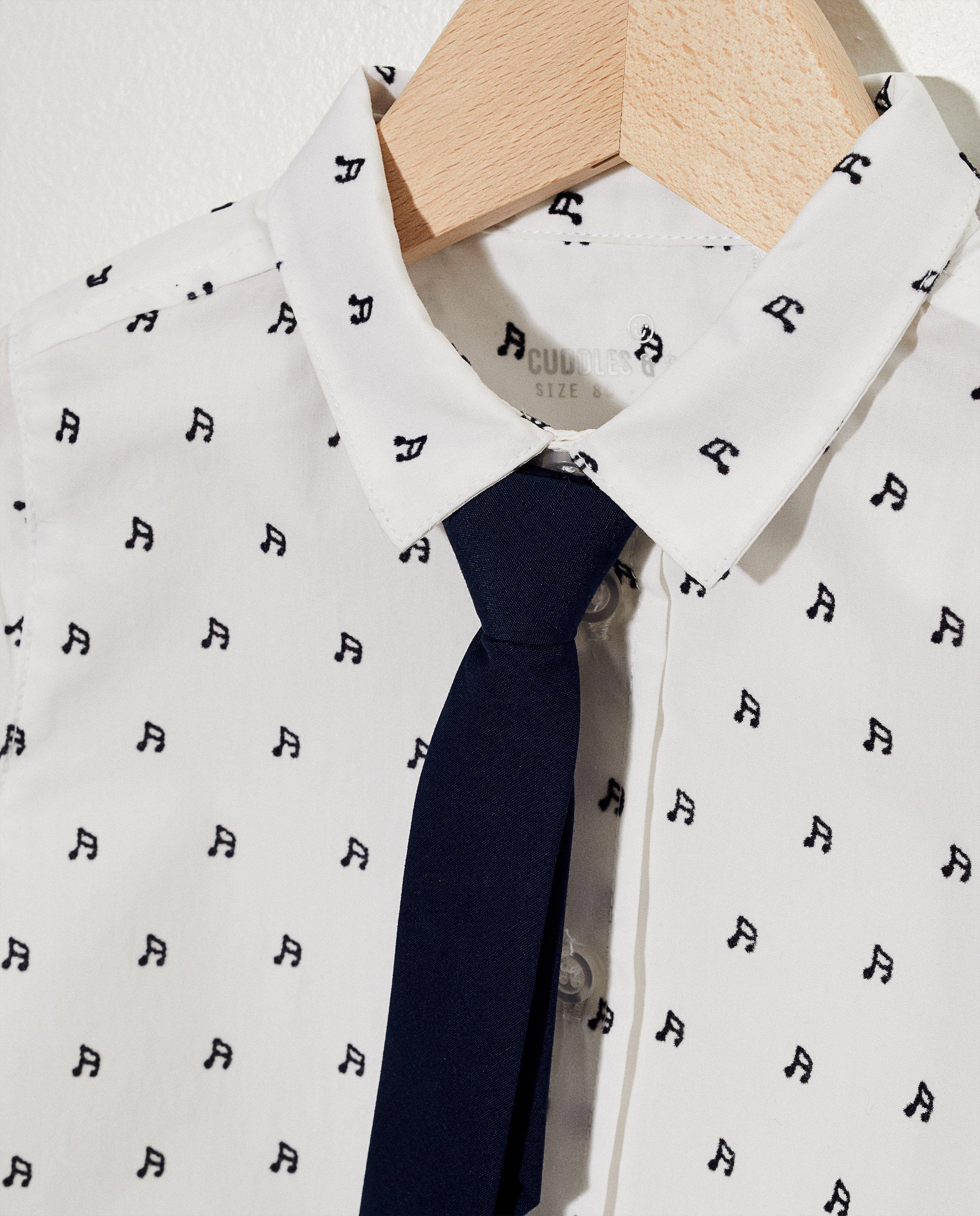 Chemises - Chemise blanche, notes de musique