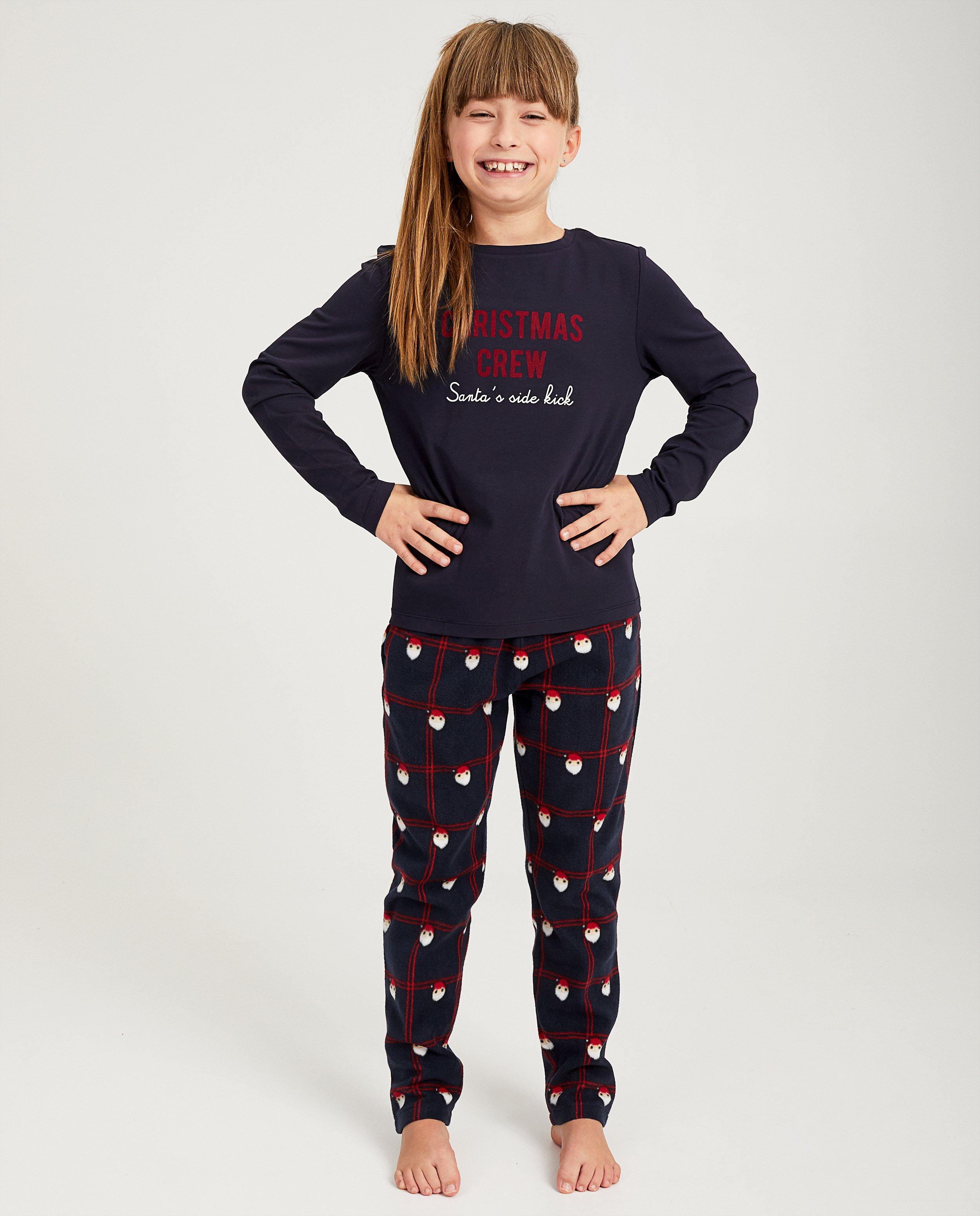 Blauwe kerst-pyjama - #familystoriesJBC - JBC