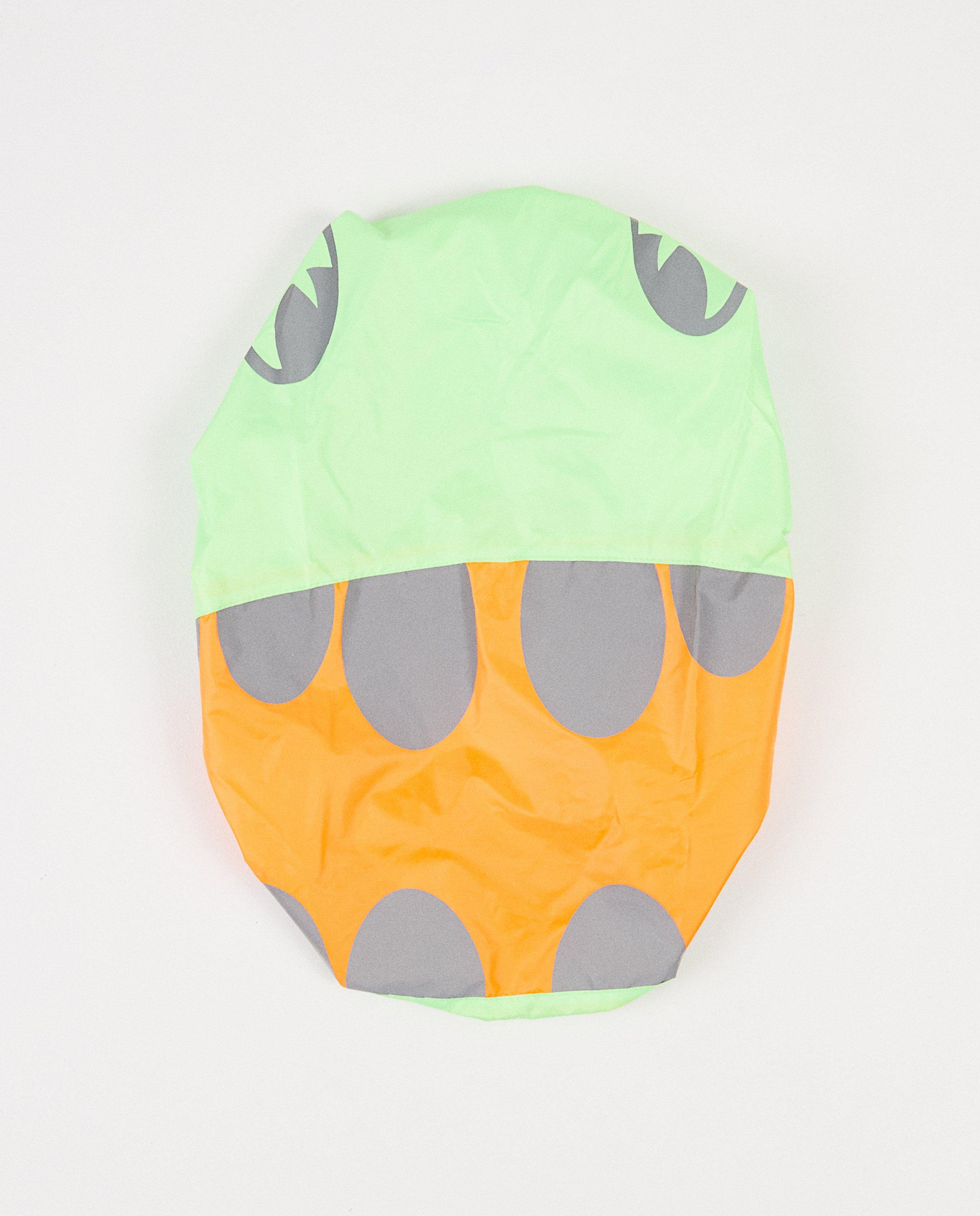 Groen-oranje rugzakcover met print - reflecterende print - JBC