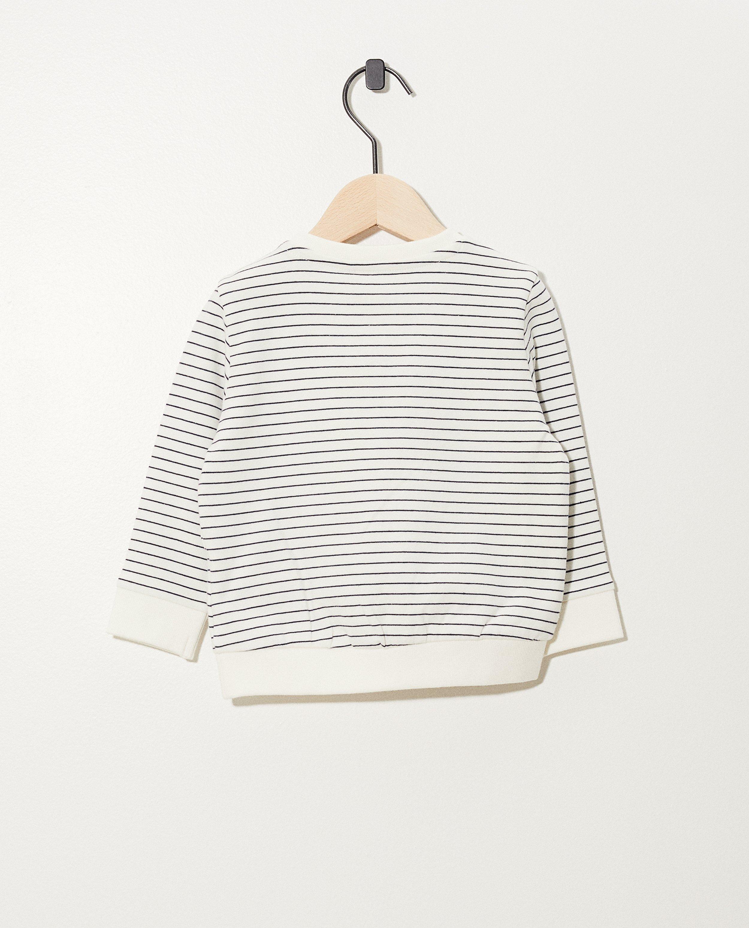 Sweaters - sweater
