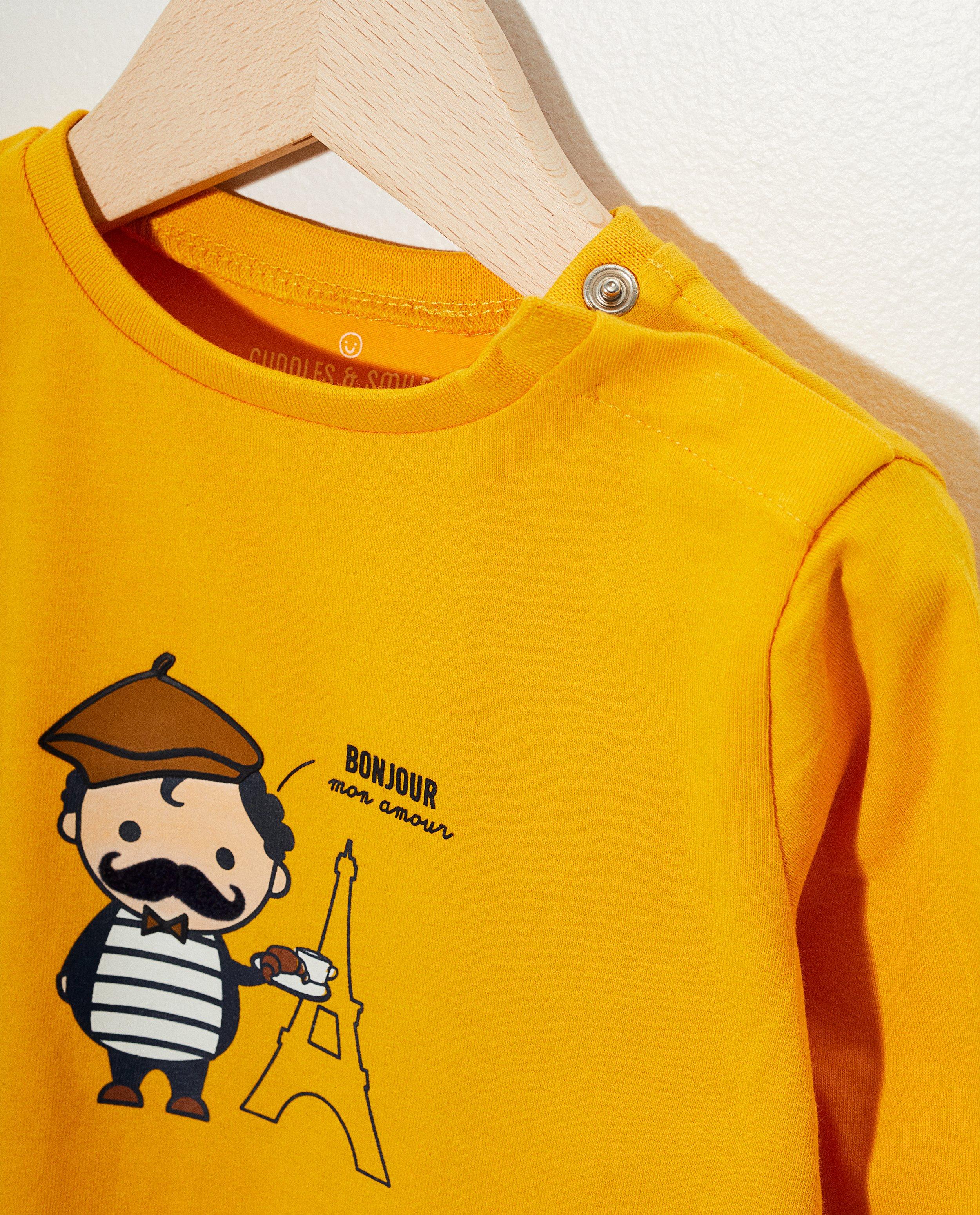 T-shirts - 