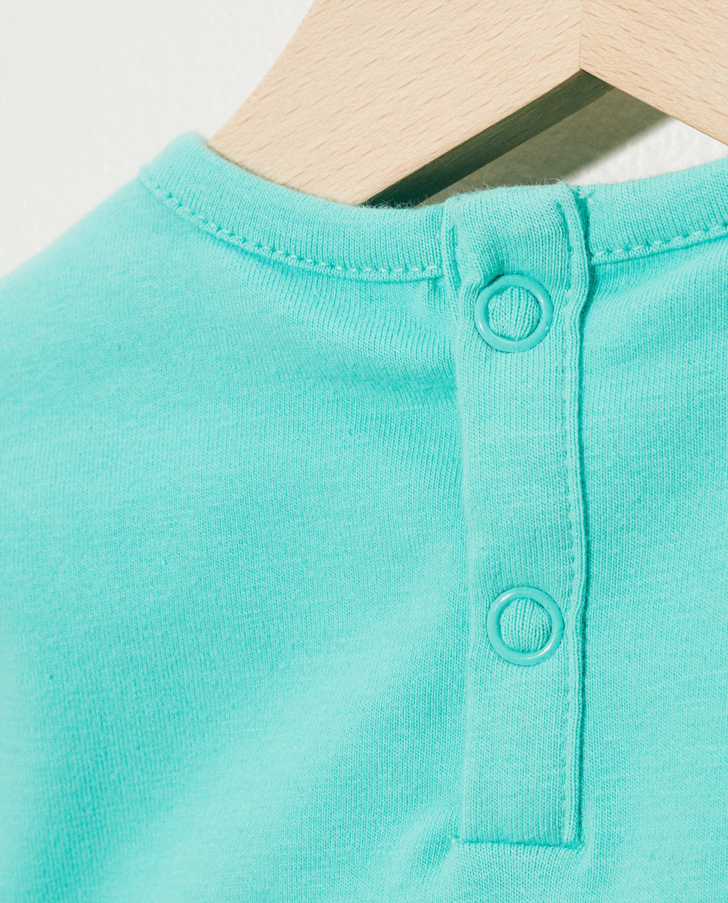 T-shirts - 