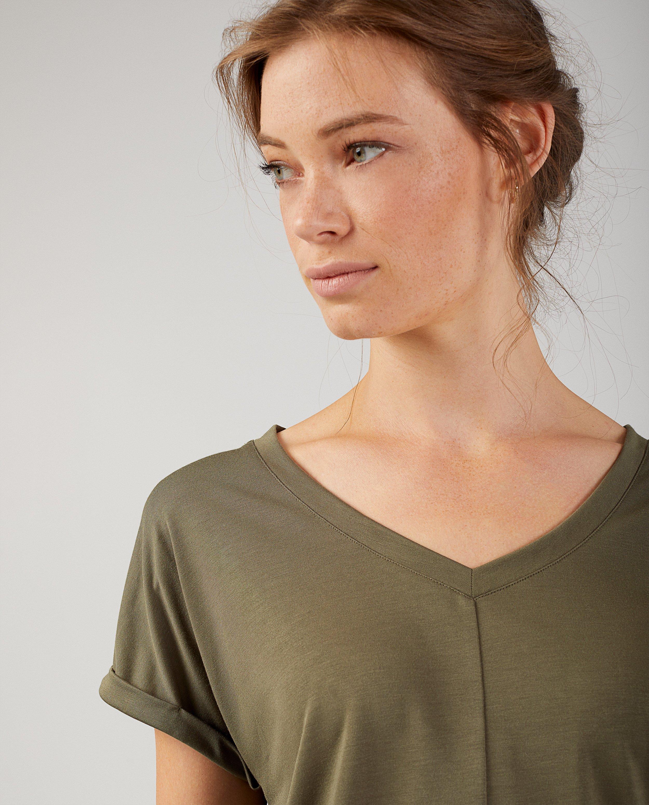 T-shirts - 