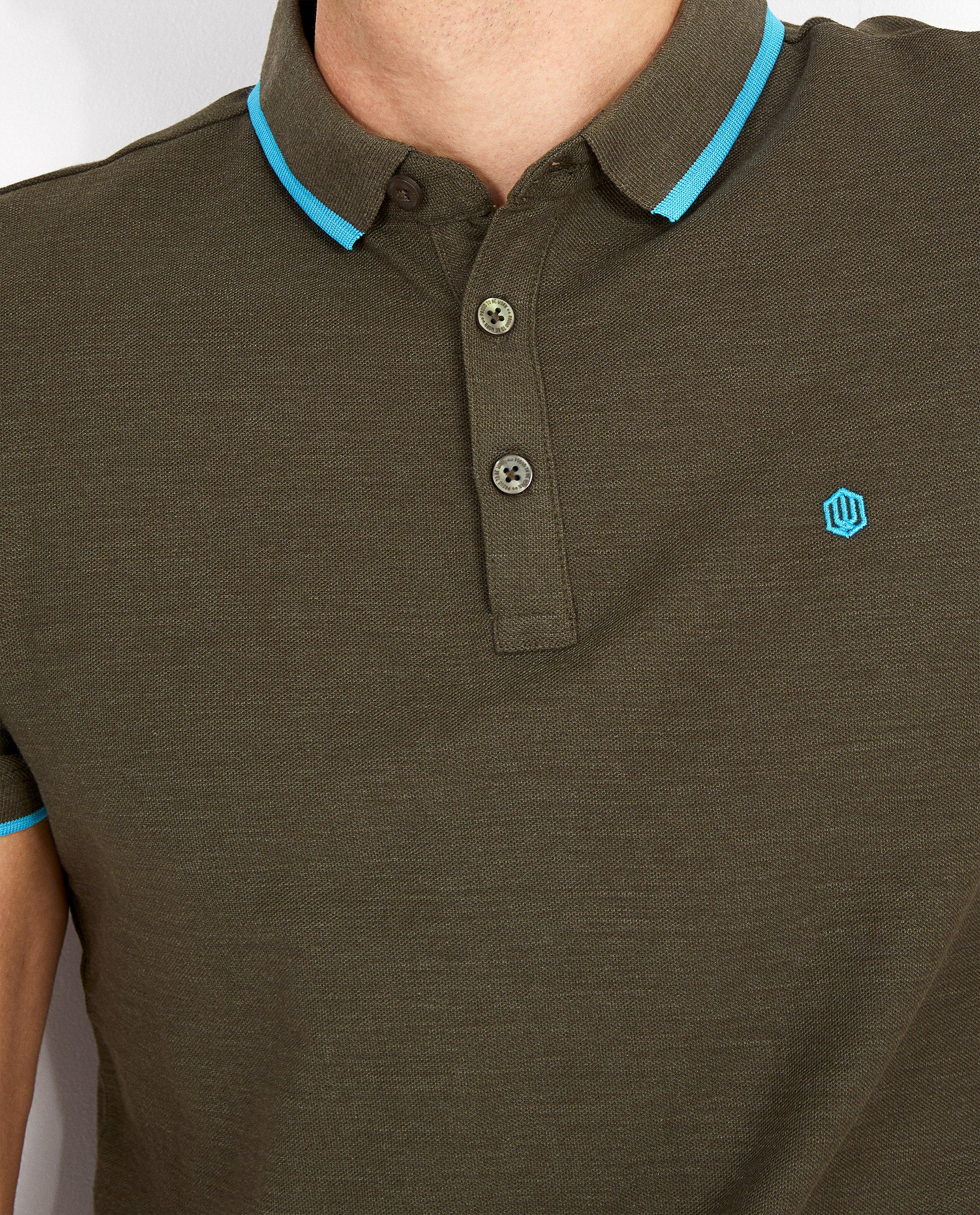 Donkergroene polo met fluoboord - Product Detail - khaki - afbeelding nummer 4