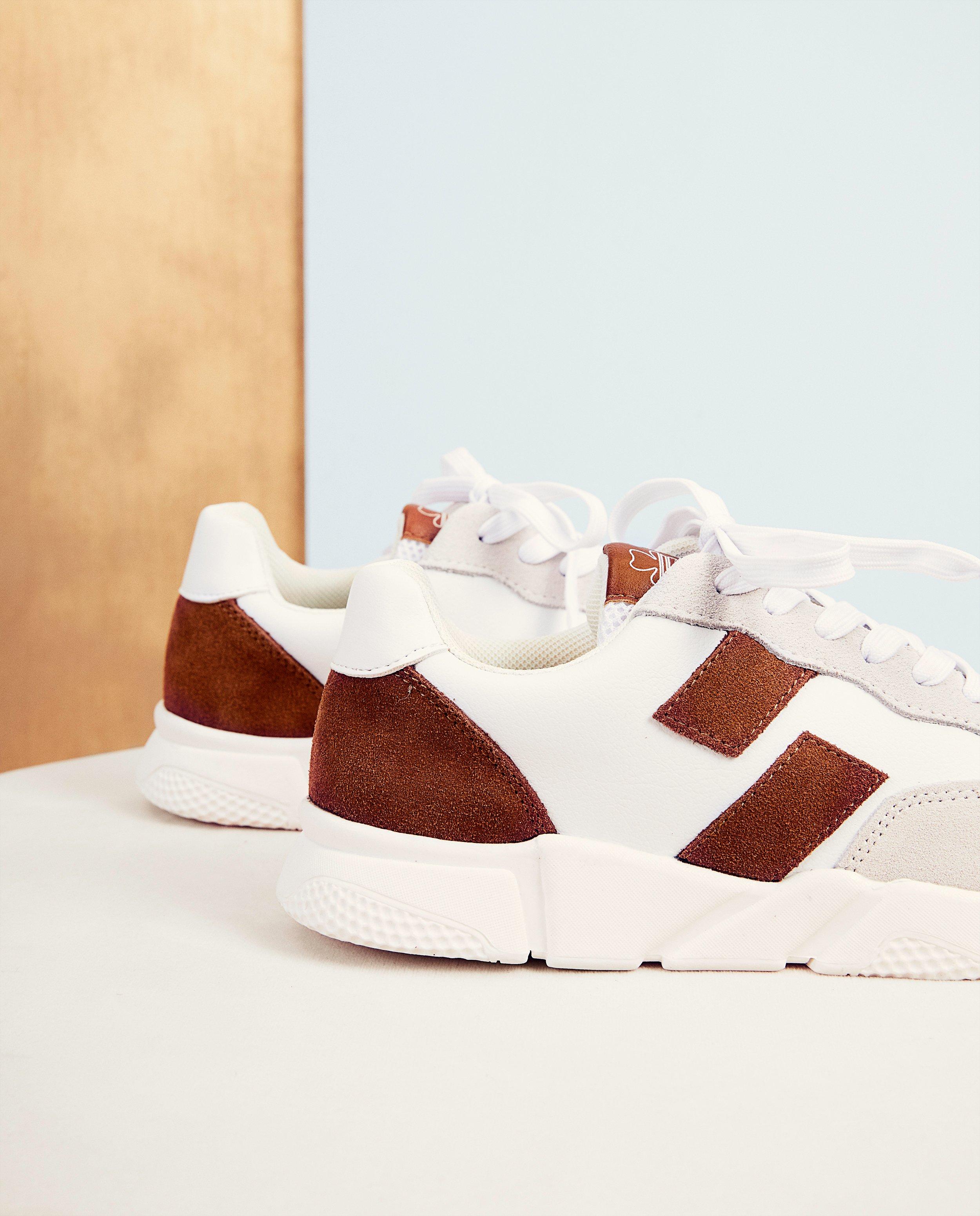 Schoenen - Witte sneakers, maat 30-38