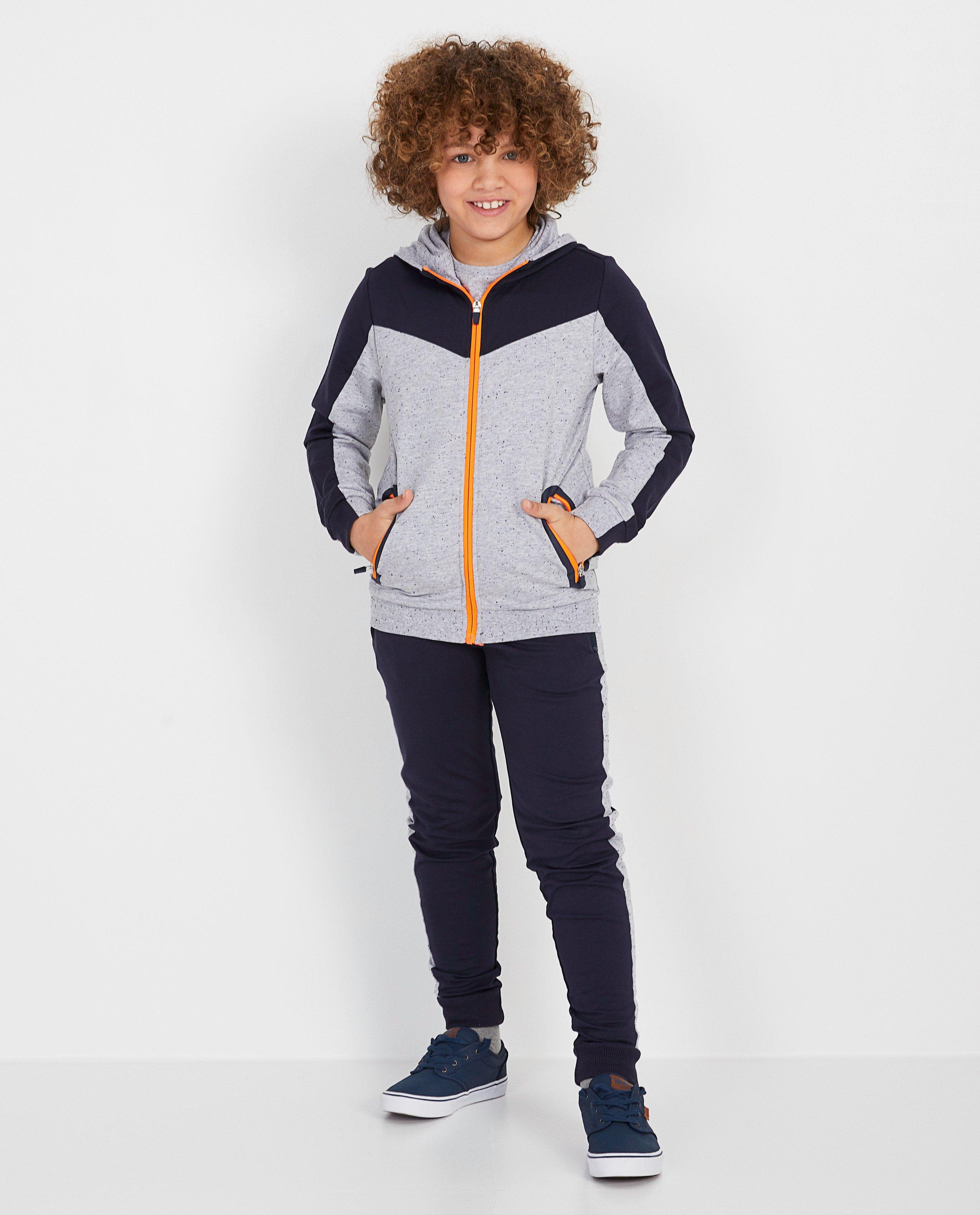Donkerblauwe jogging - Grijze streep zijkant benen - Fish & Chips