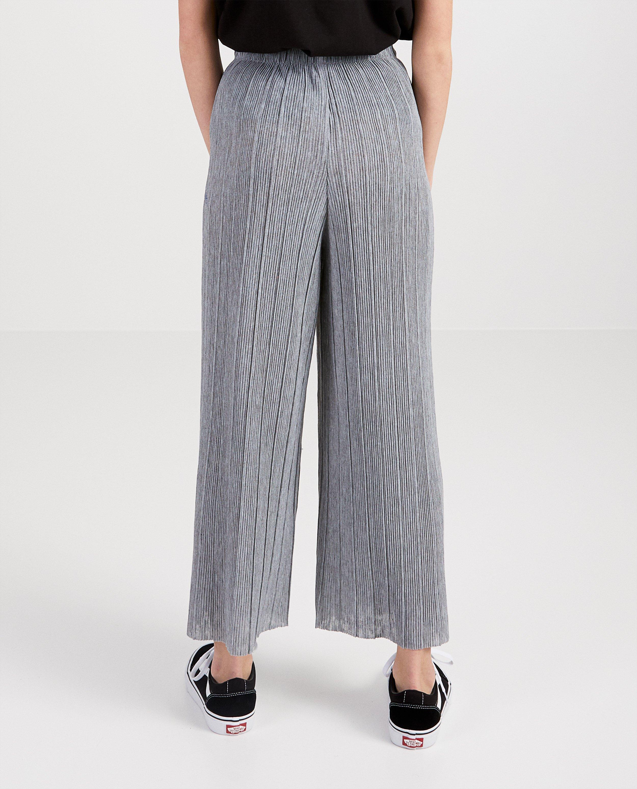 Grijze pliss&eacute;-broek - Product Detail - grijs - afbeelding nummer 3