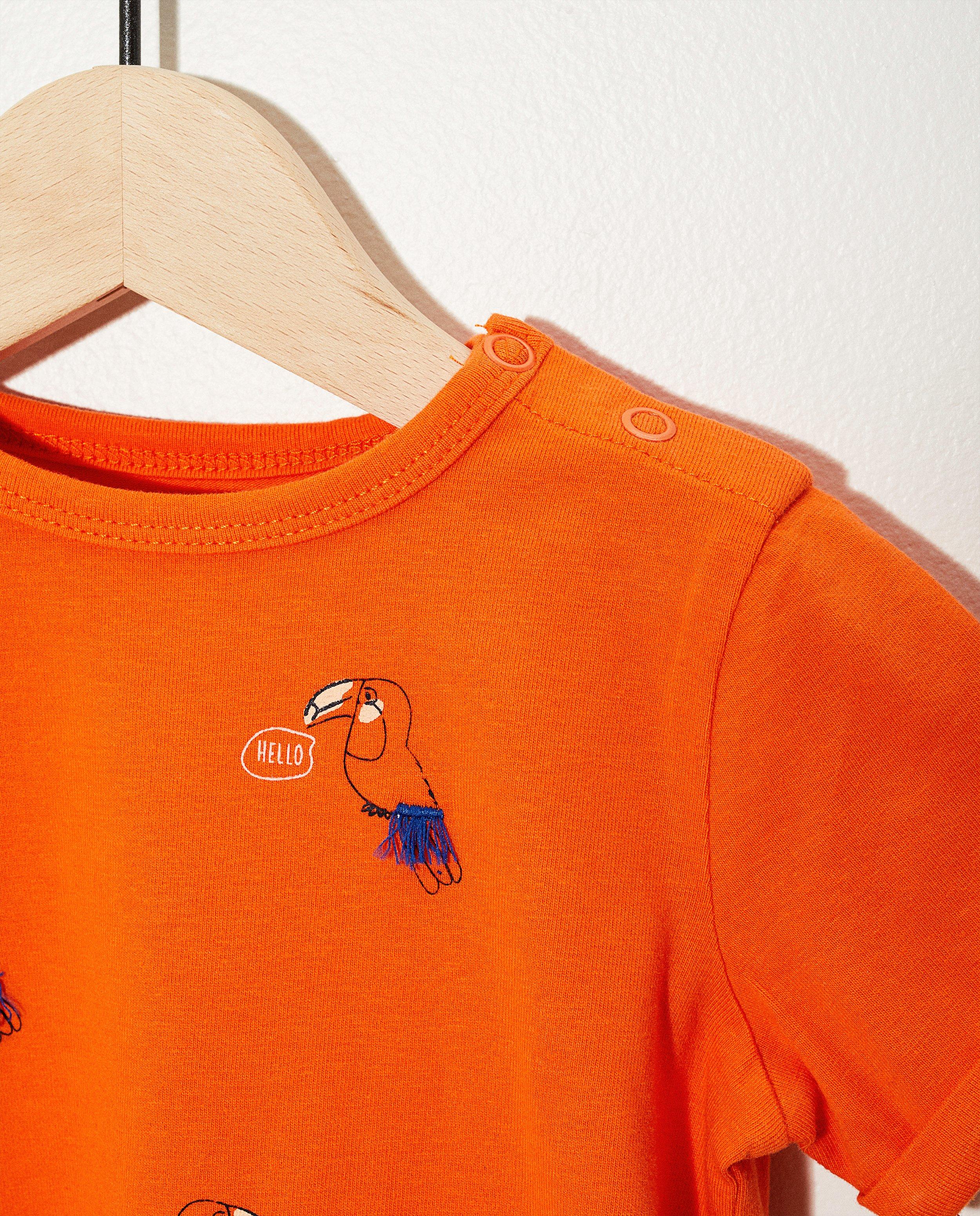 T-shirts - 