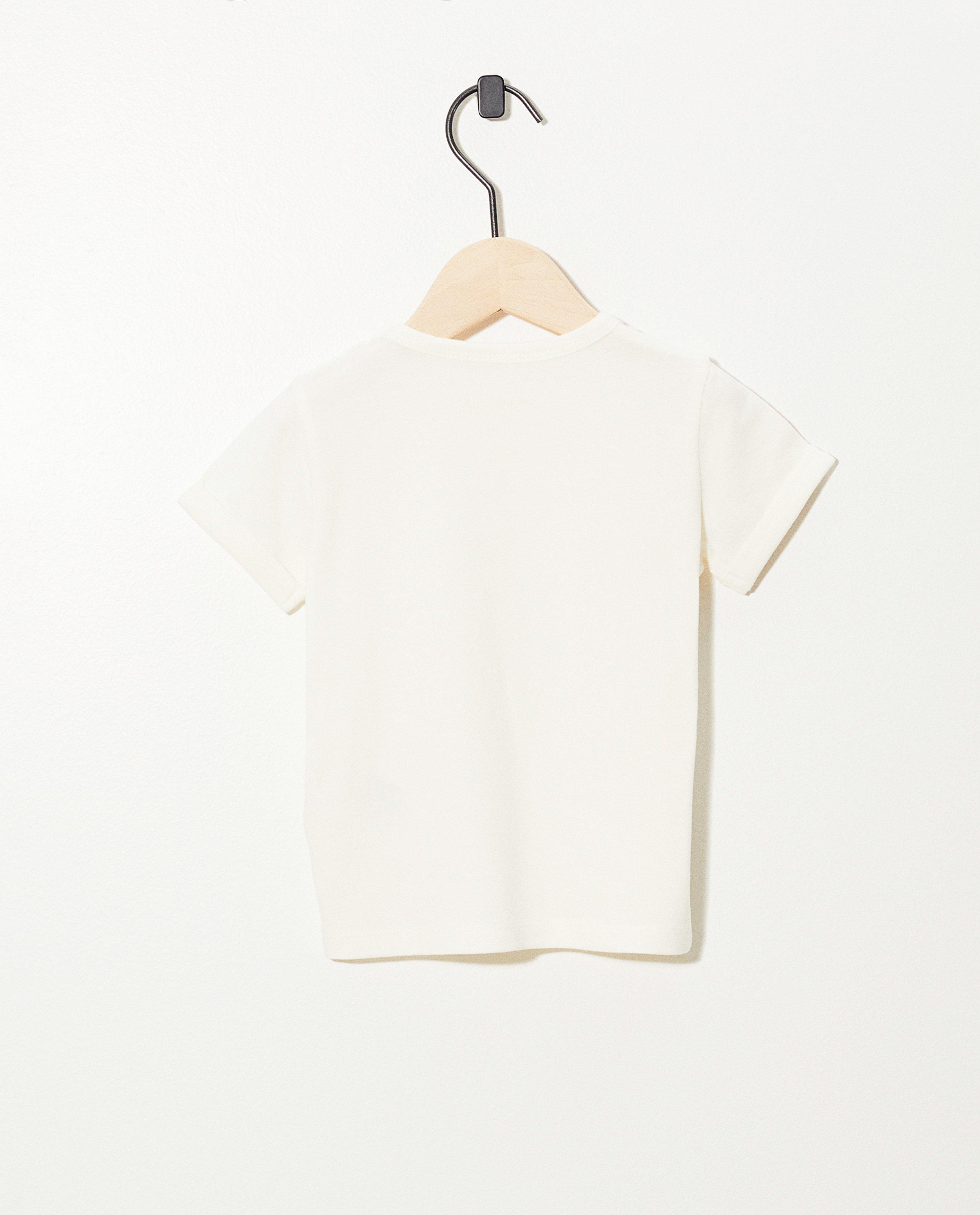 T-shirts - 