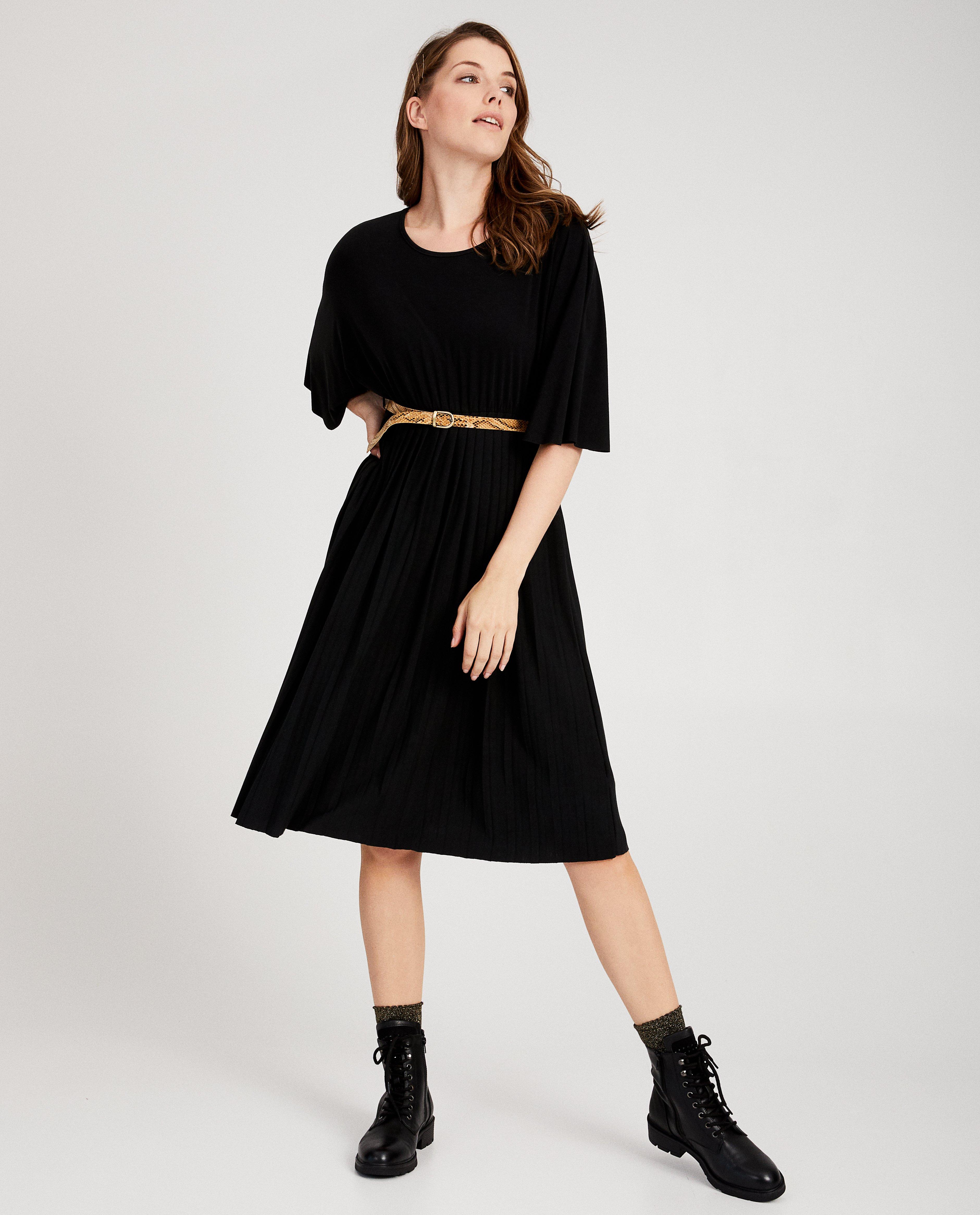 Zwarte jurk met pliss&eacute; Ella Italia - Product Detail - zwart - afbeelding nummer 1