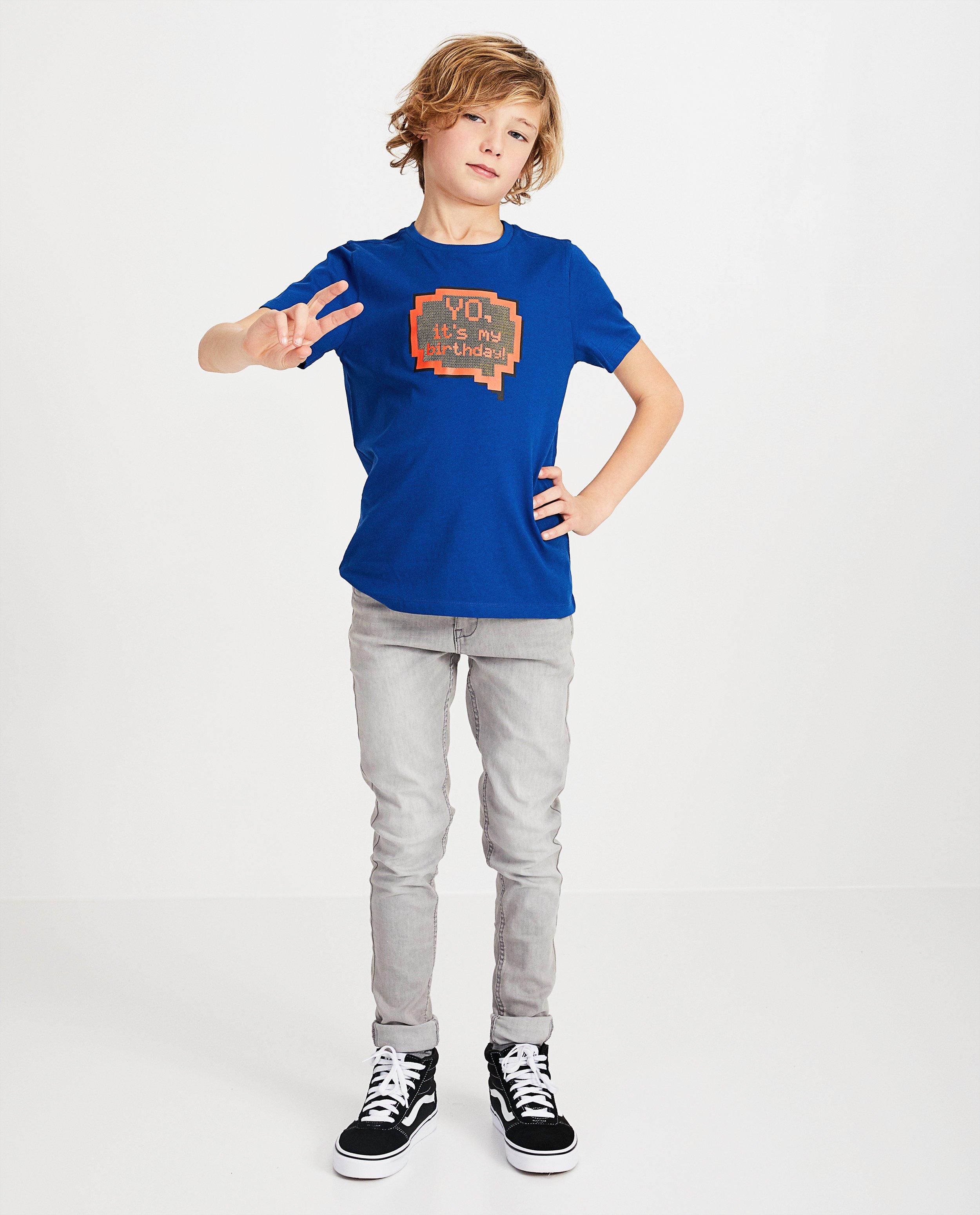 Blauw verjaardagsshirt met print - en opschrift - Fish & Chips