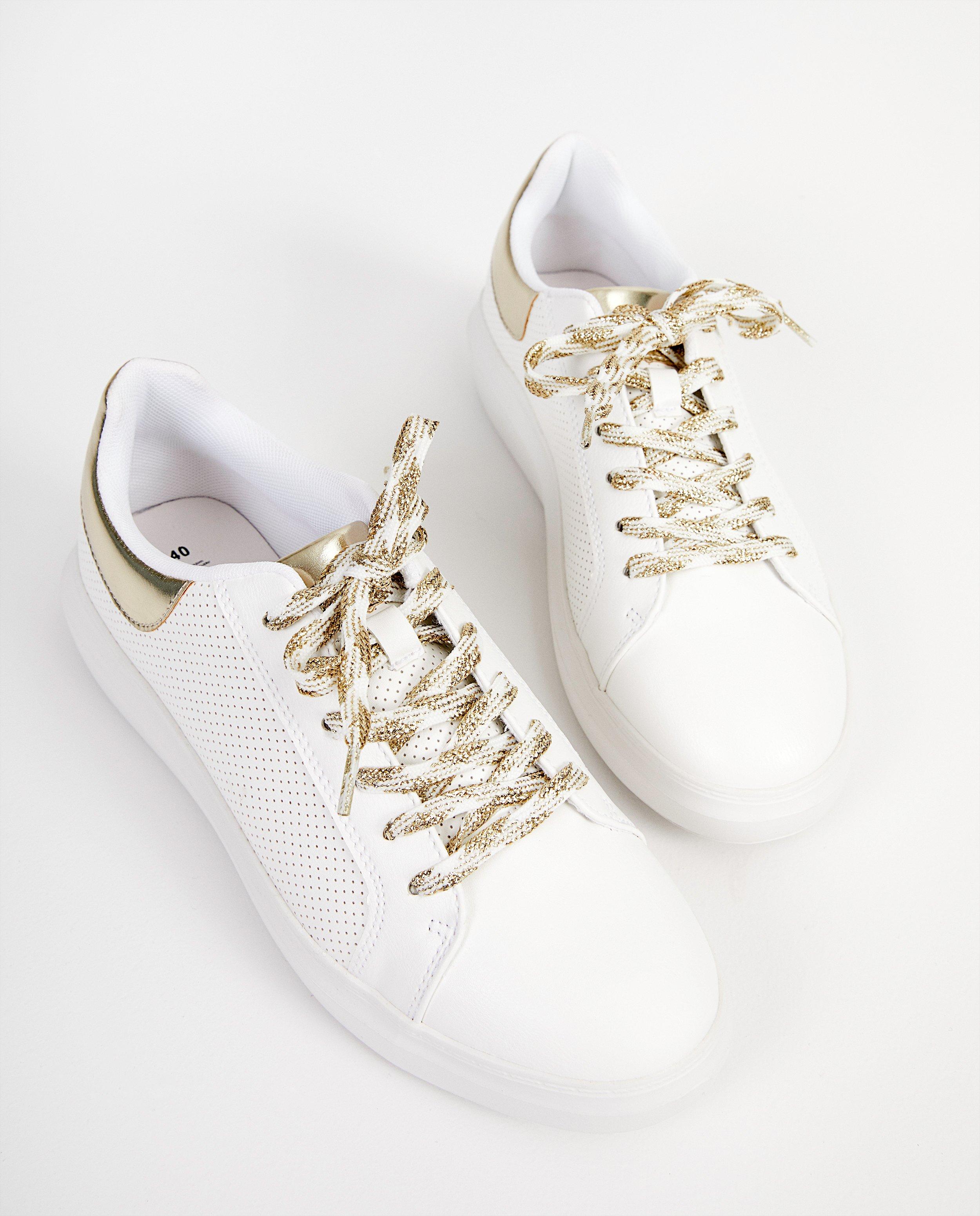Witte sneakers, maat 36-41