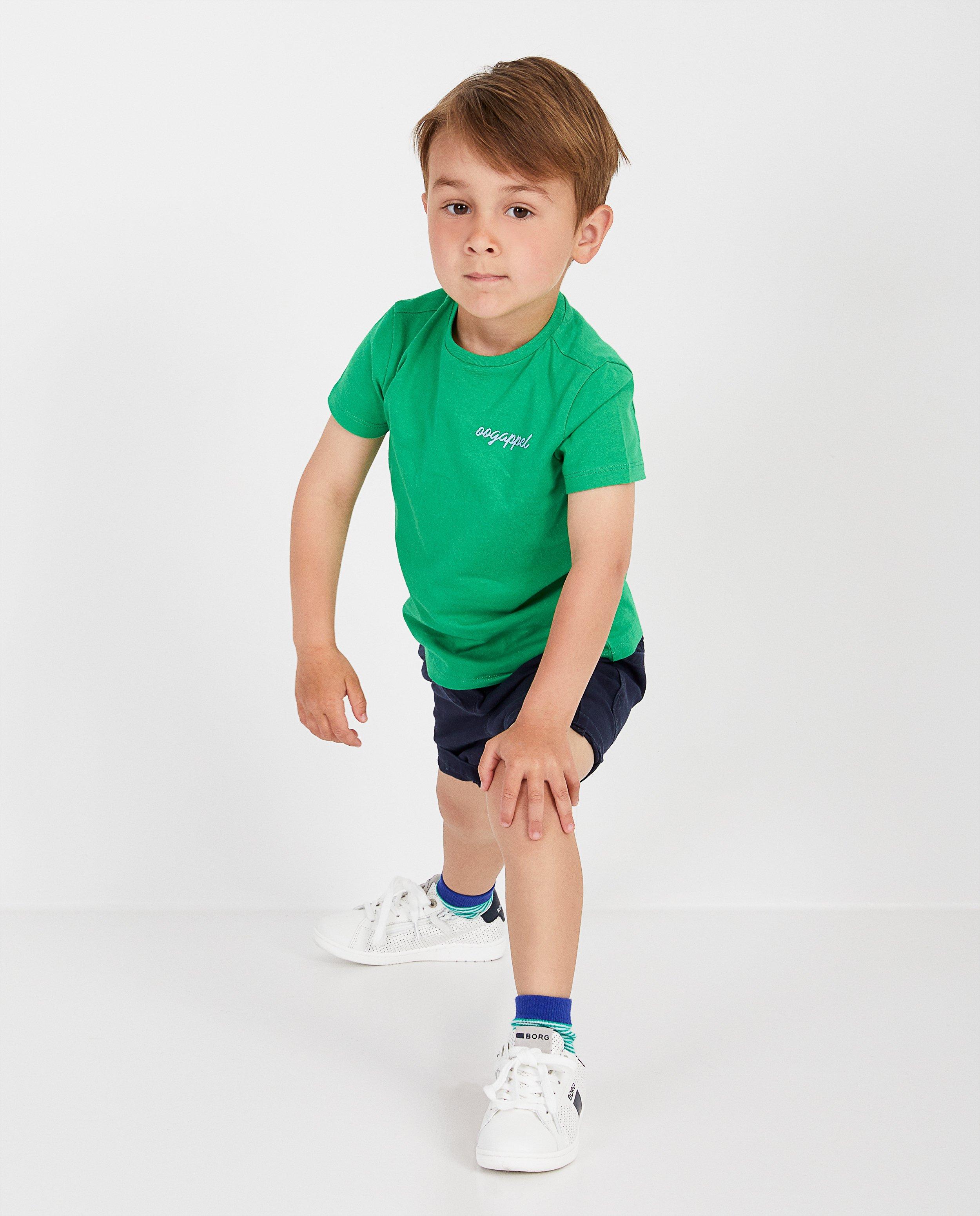 Groen shirt met print BESTies (NL) - op de borst - Besties