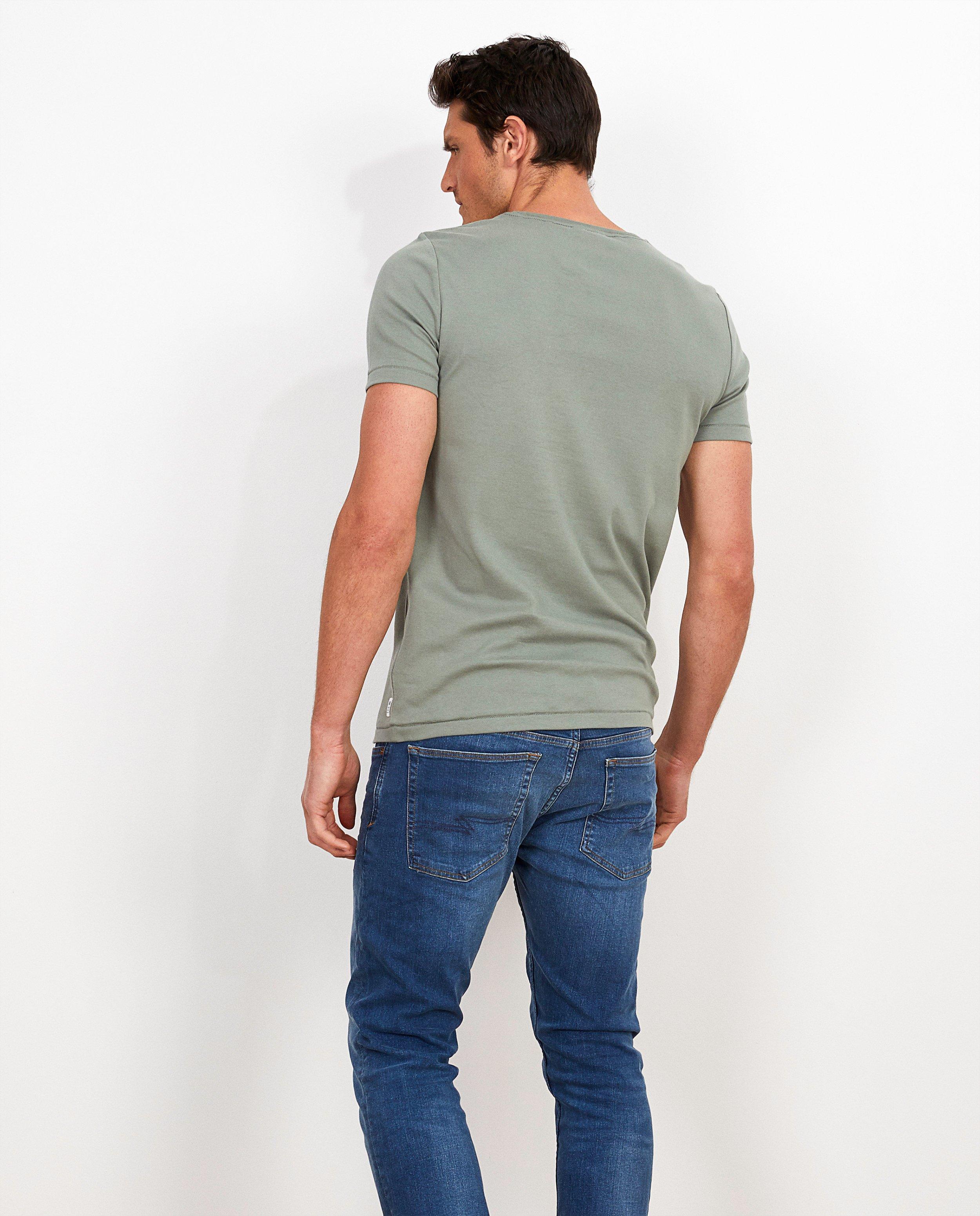T-shirts - 