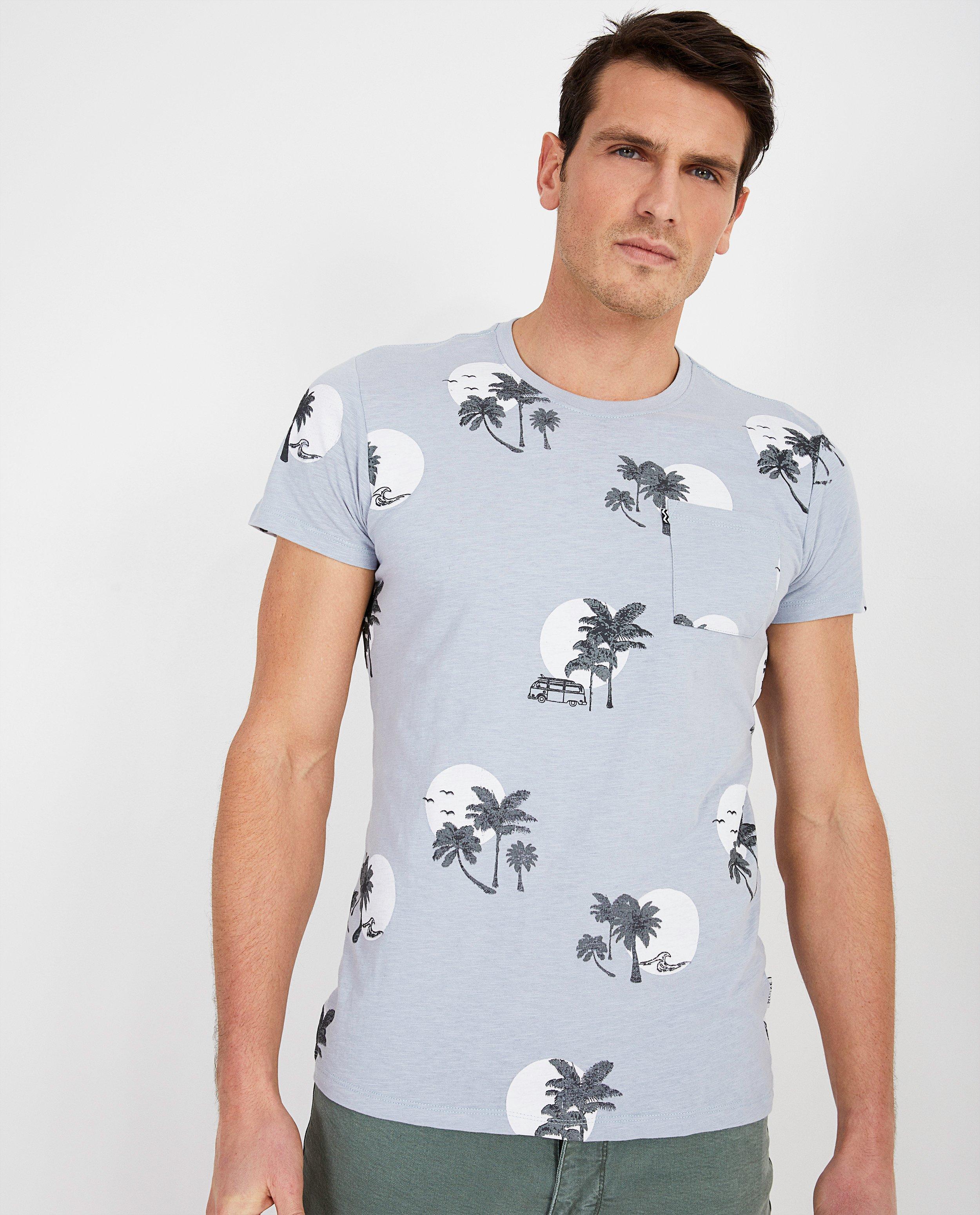 T-shirts - 