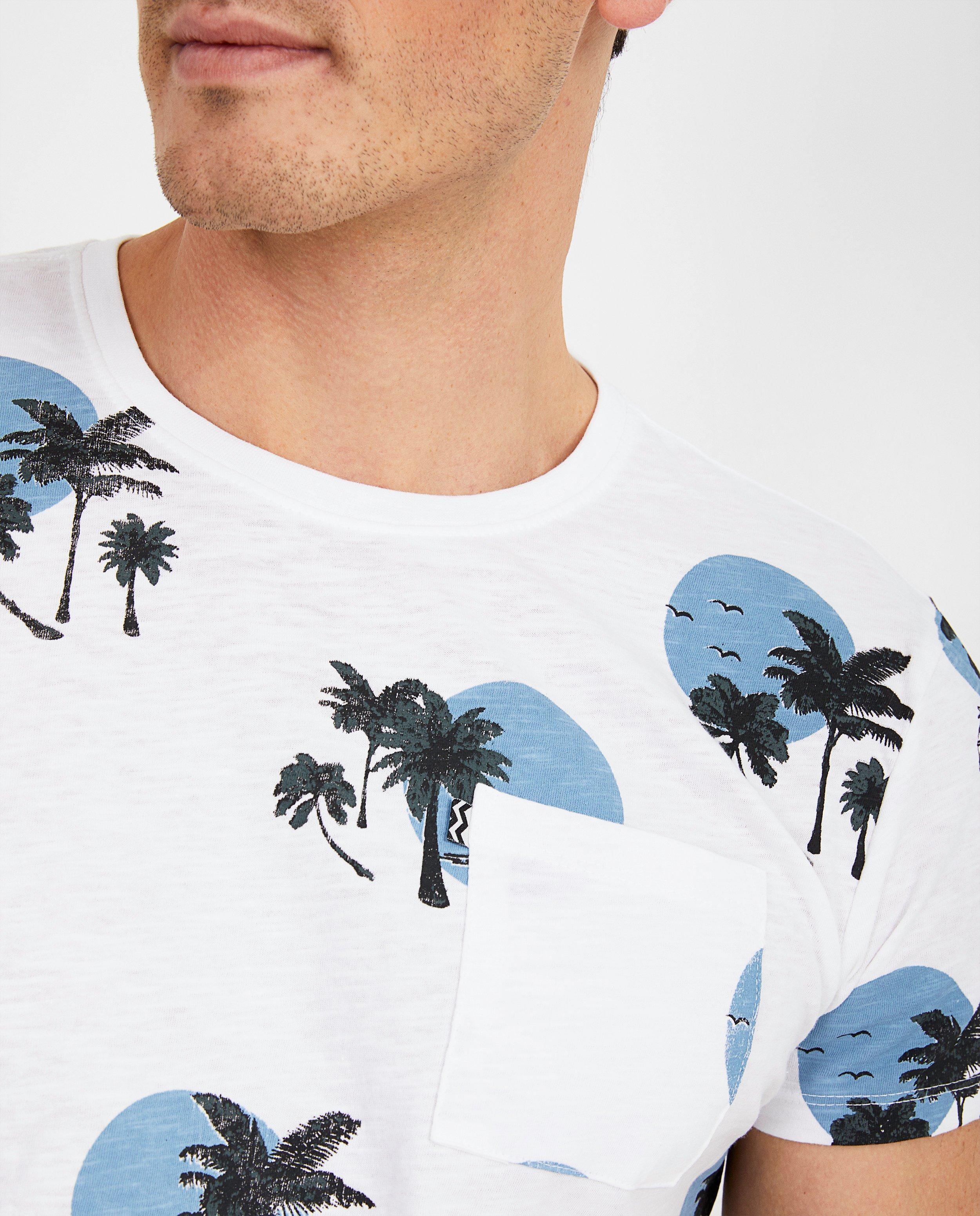 T-shirts - 