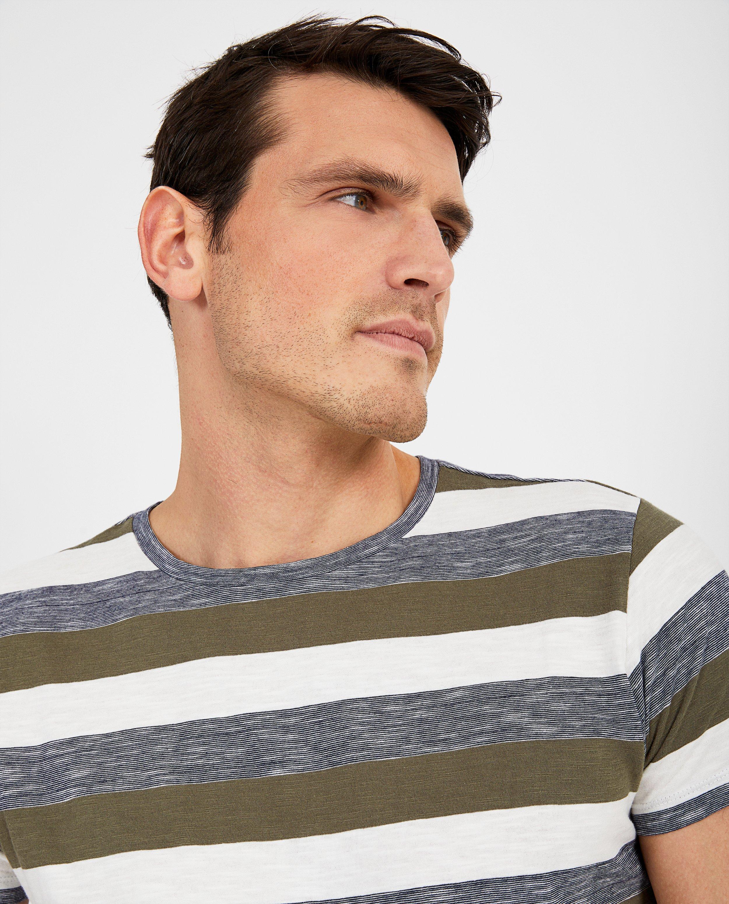 T-shirts - 