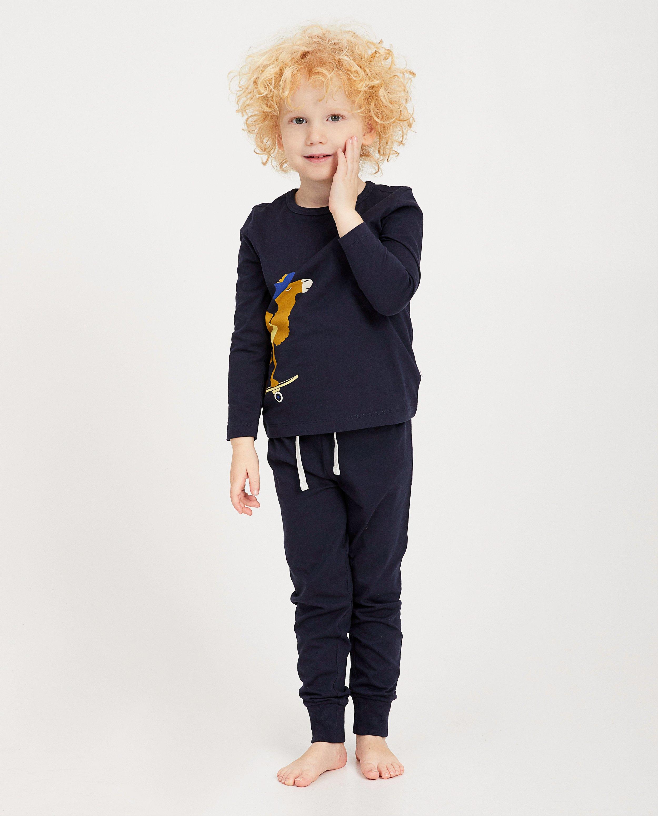 Blauwe pyjama met kameelprint - met pet en skateboard - Kidz Nation