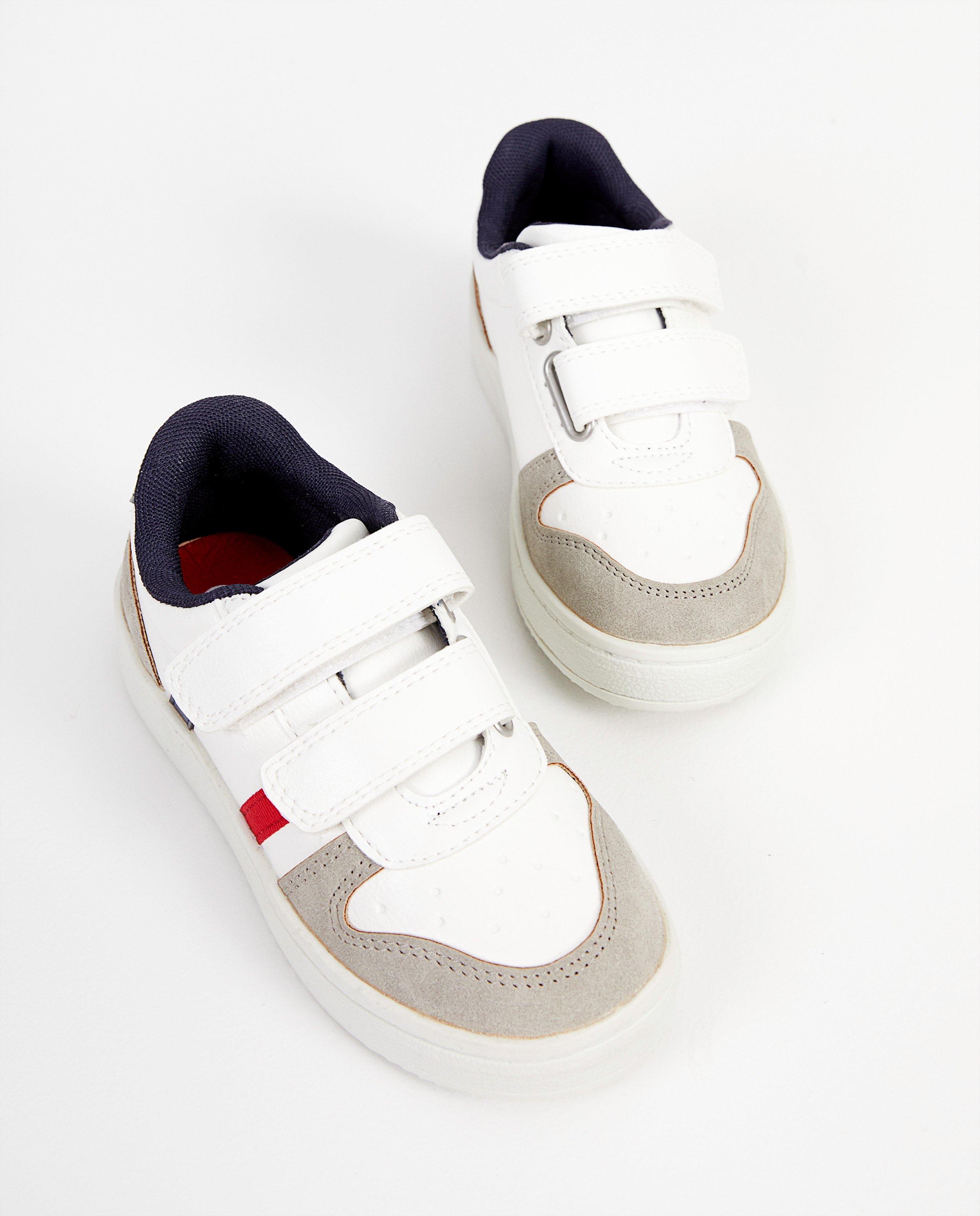 Witte sneakers, maat 27-32