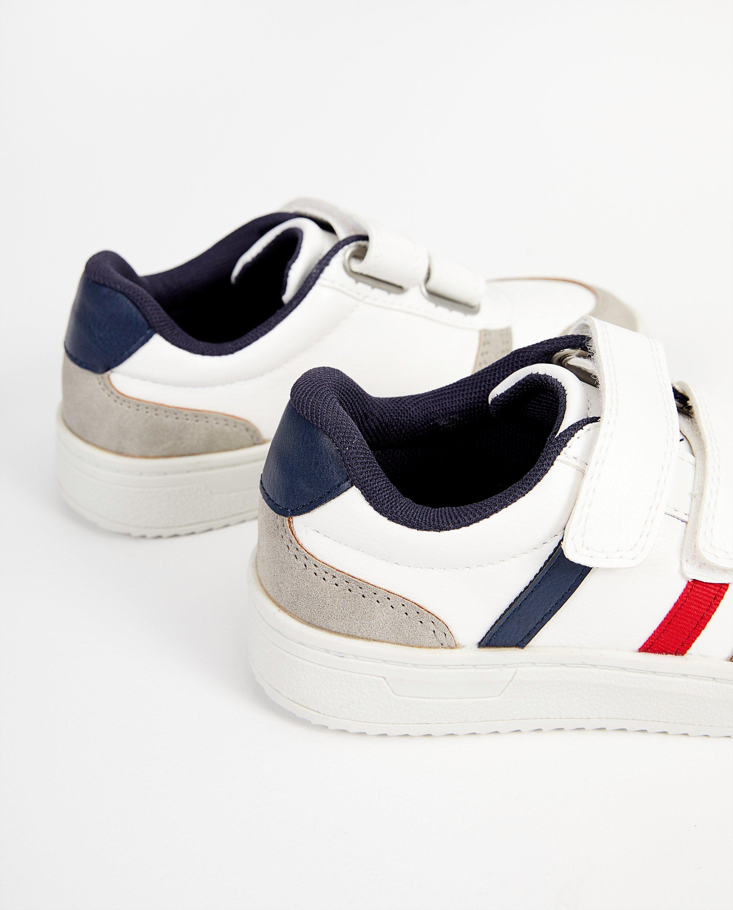 Schoenen - Witte sneakers, maat 27-32