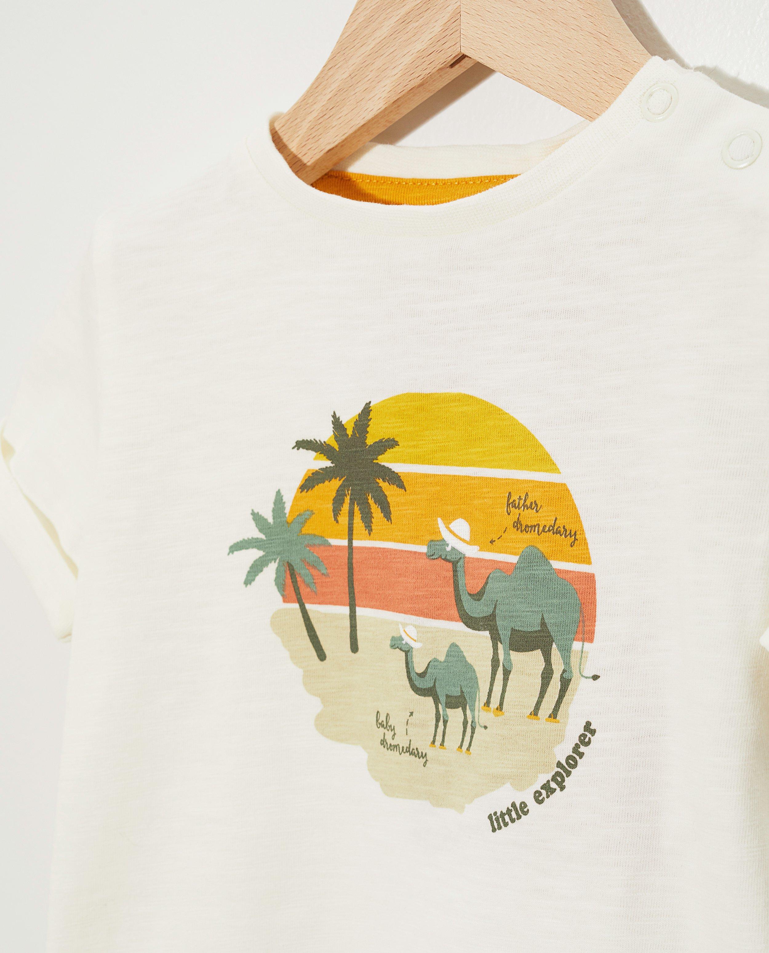 T-shirts - 