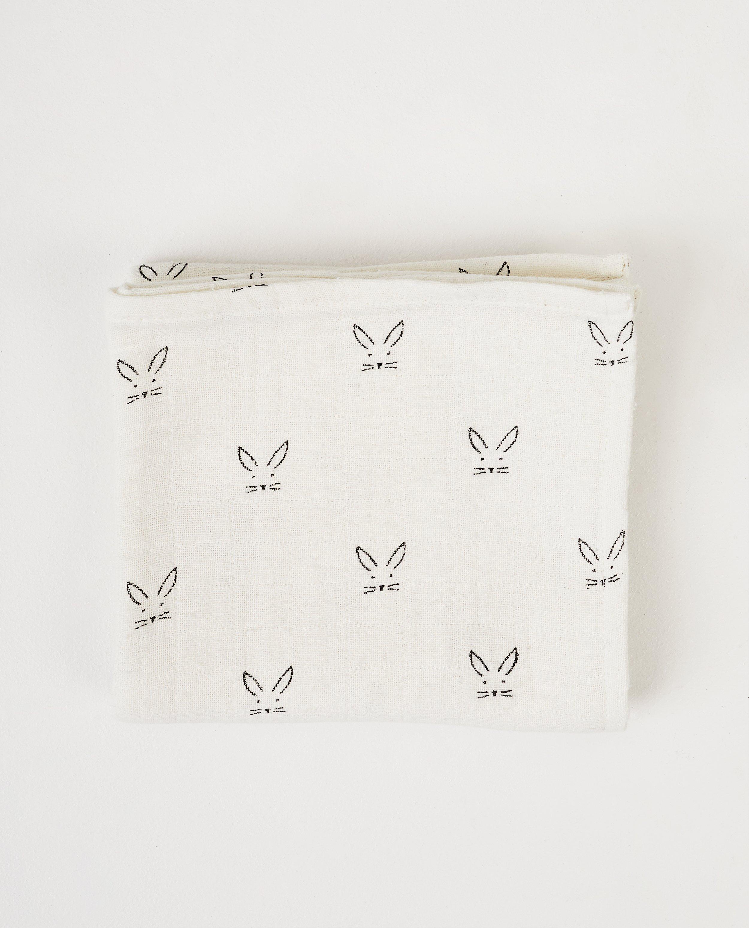 Babyspulletjes - Witte tetradoek met konijntjes