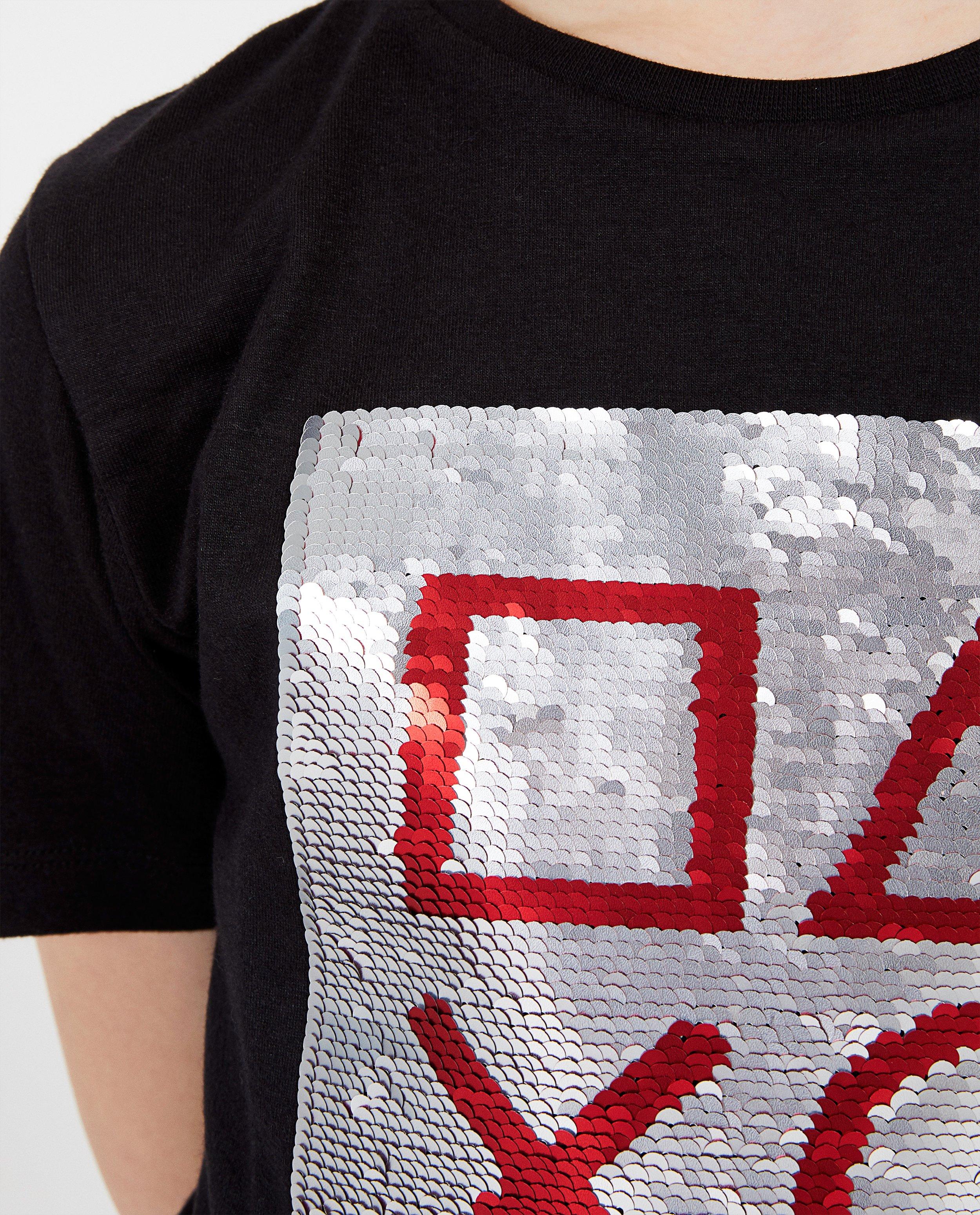 T-shirts - 