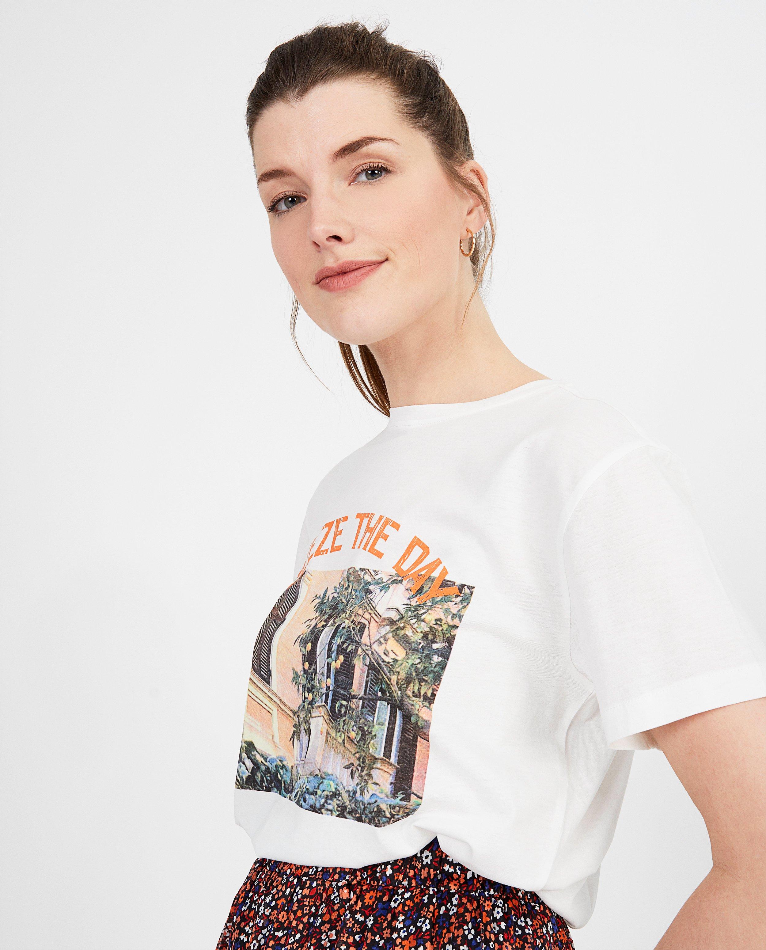 T-shirts - 