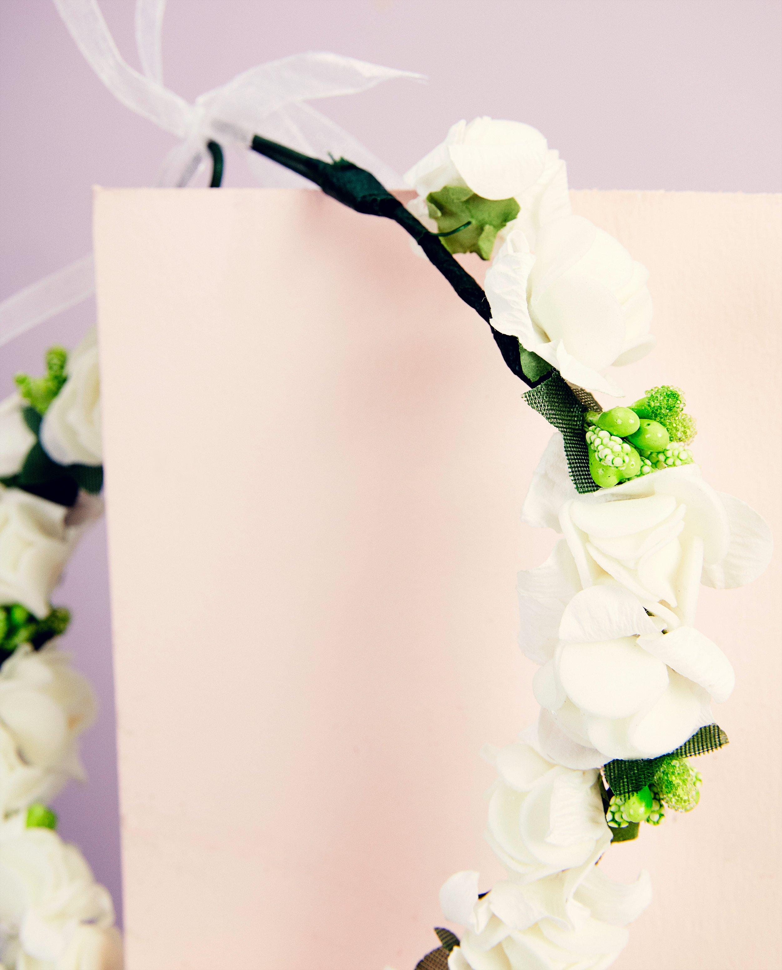 Bonneterie - Couronne de fleurs - Communion
