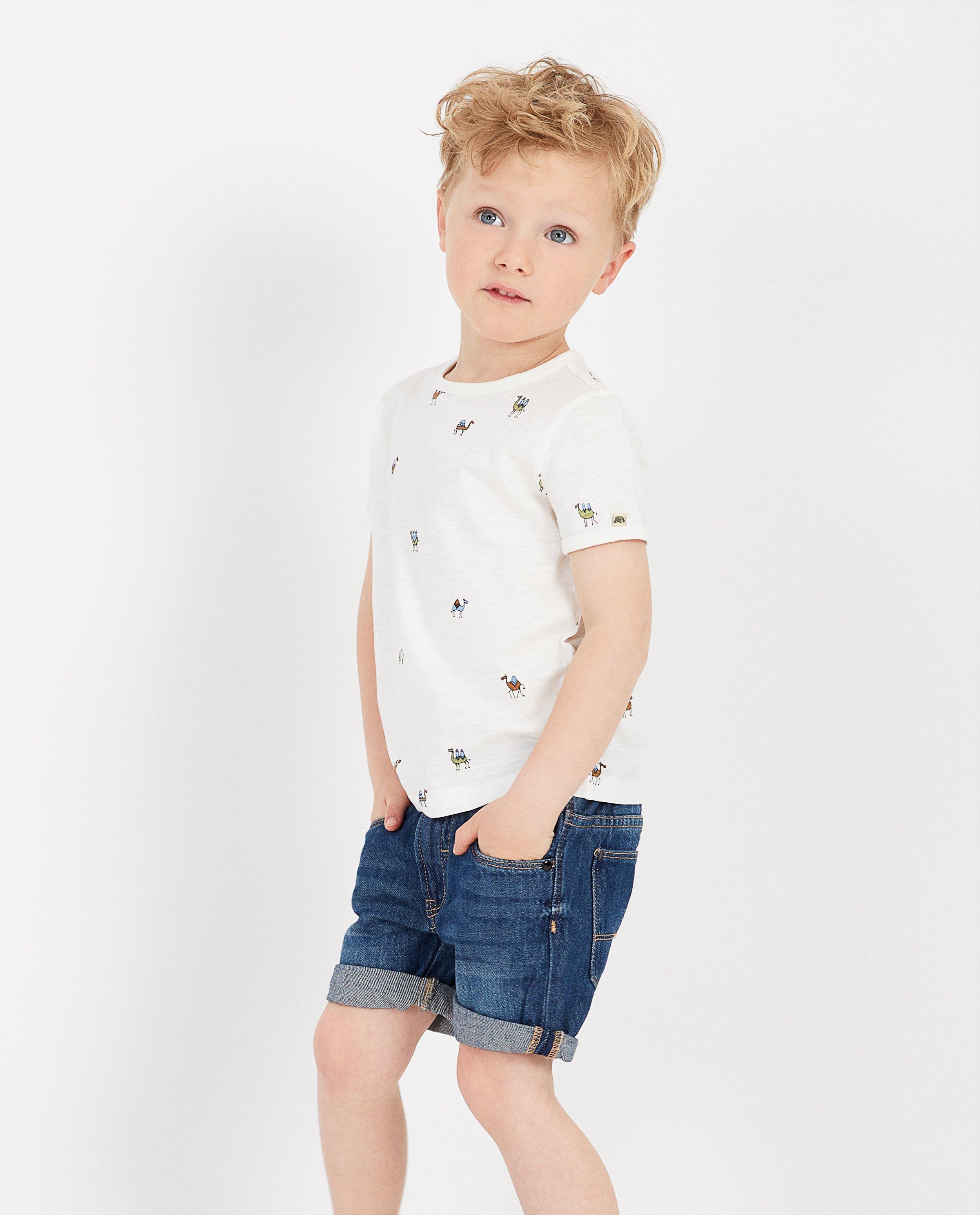 T-shirts - 