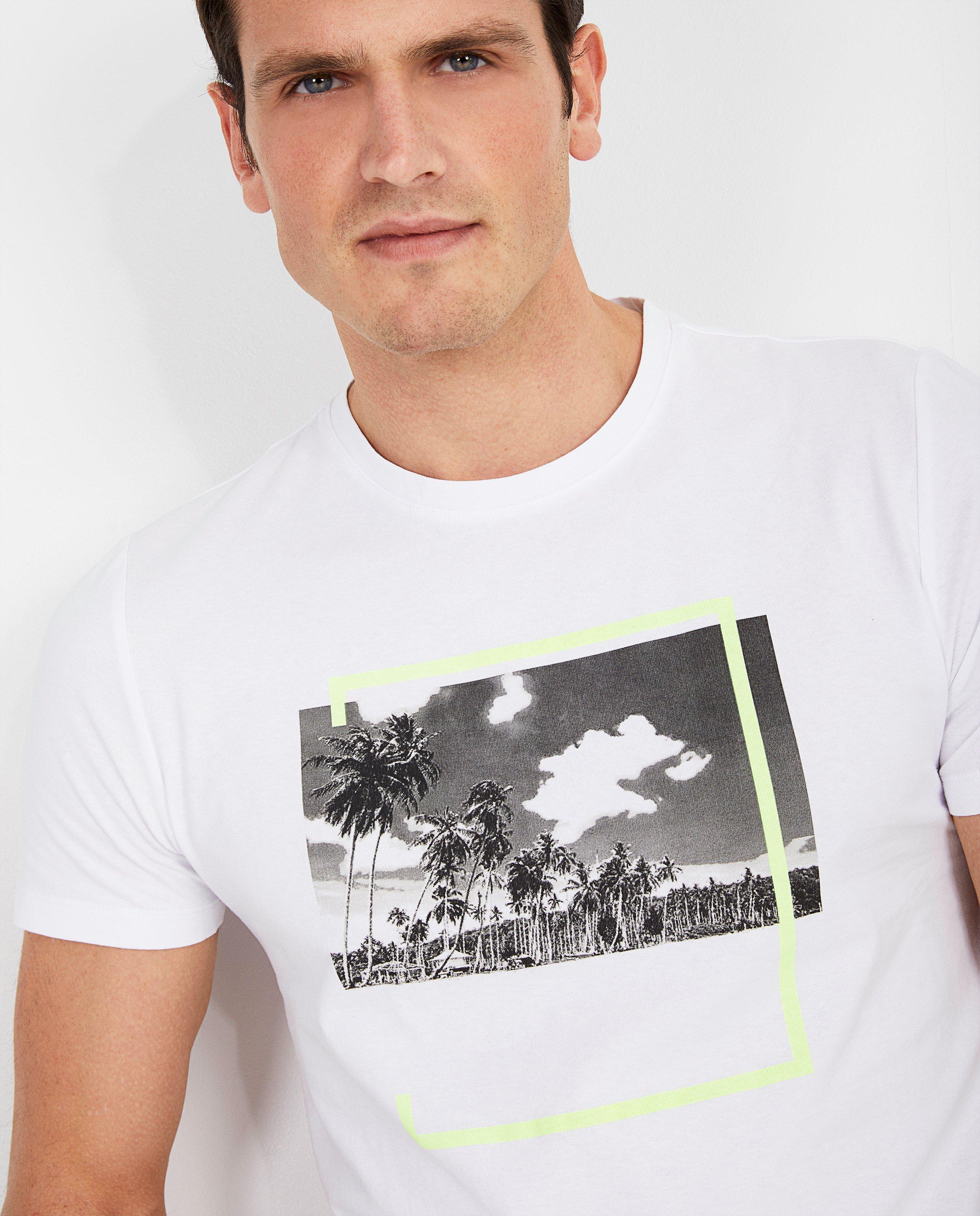 T-shirts - 
