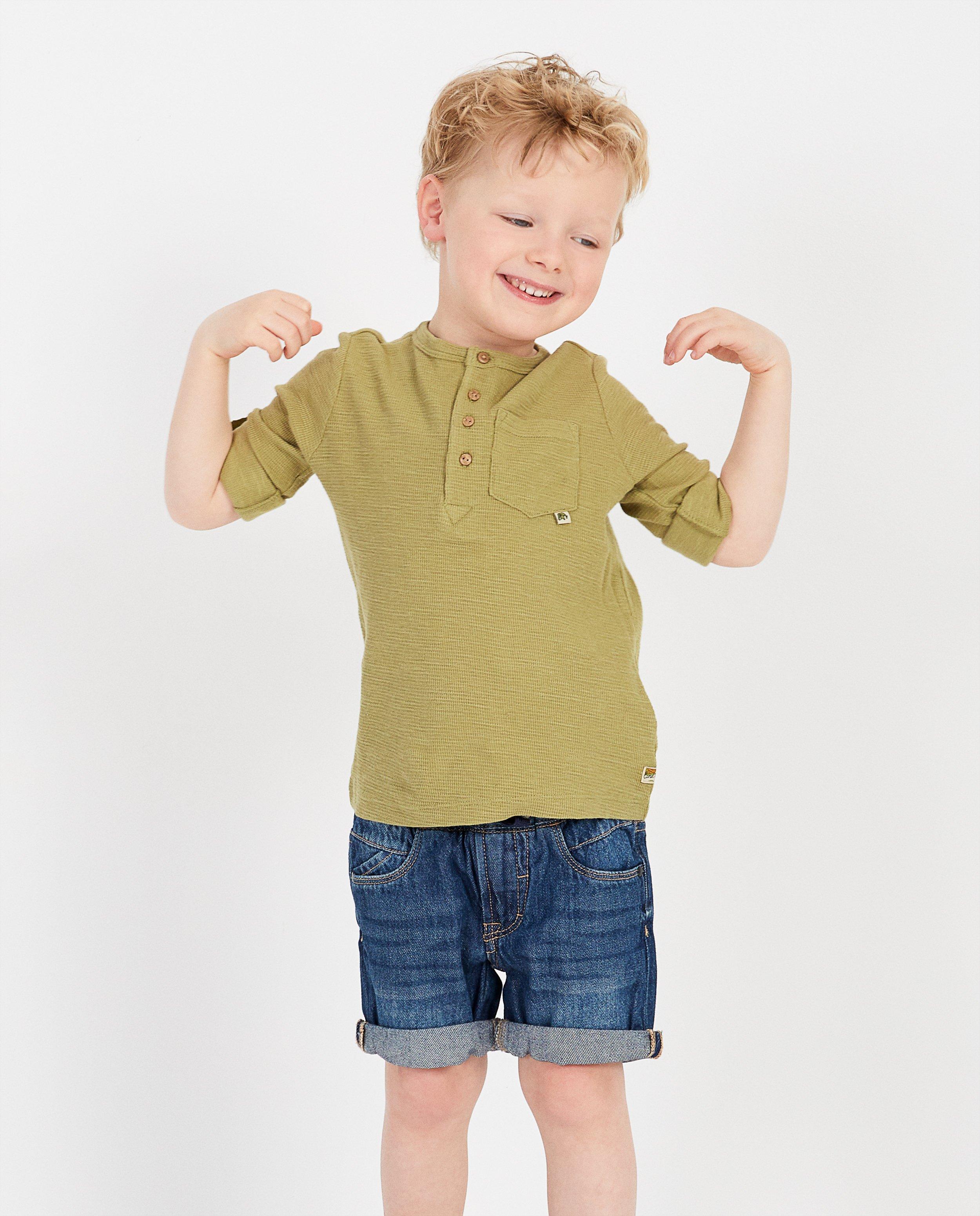 T-shirts - 