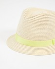 Bonneterie - Chapeau jaune avec une bande