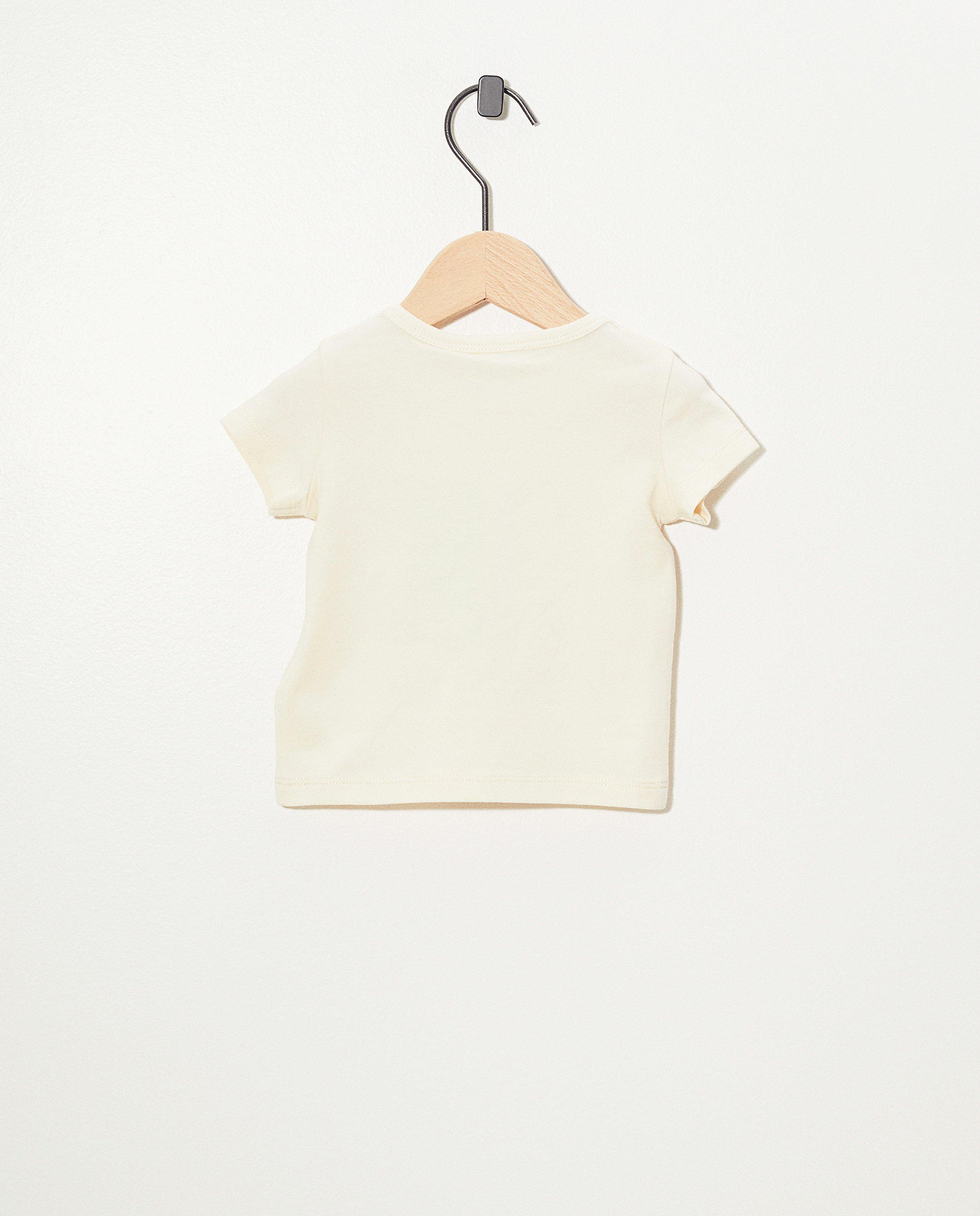 T-shirts - 