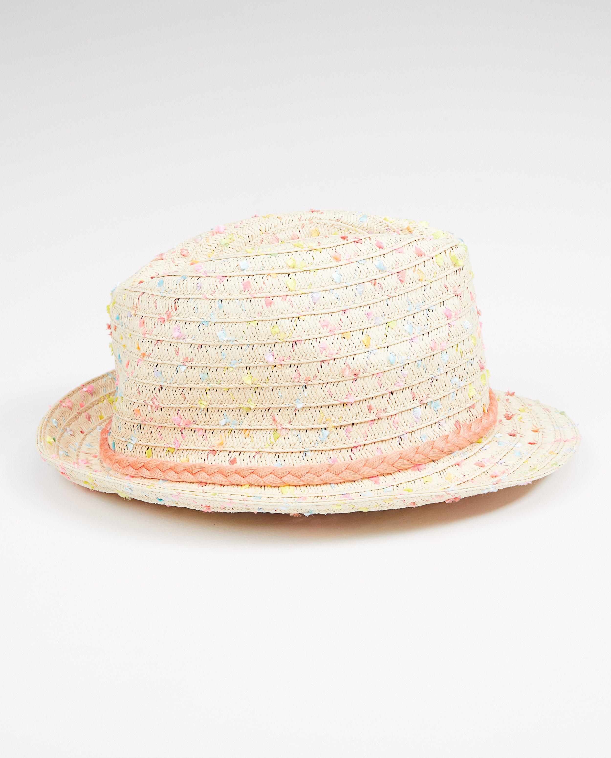Bonneterie - Chapeau avec un ruban rose