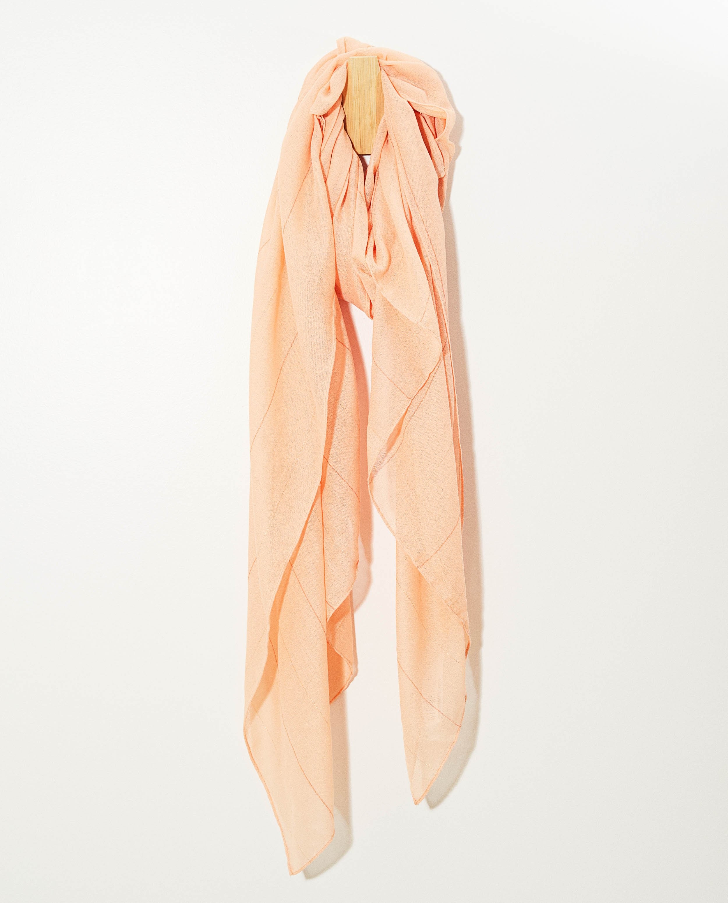 Oranjeroze sjaal met strepen Pieces - met metaaldraad - Pieces
