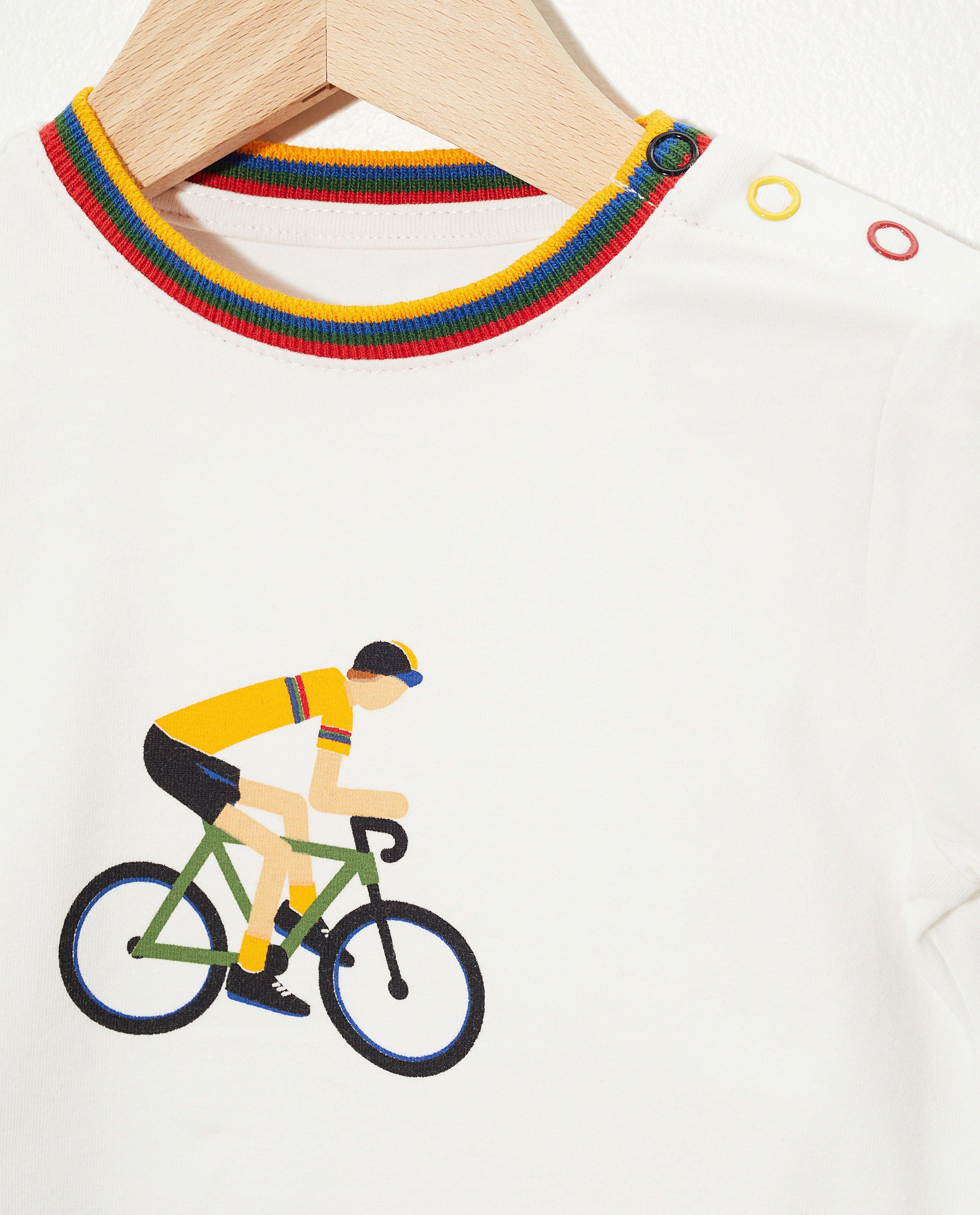T-shirts - 