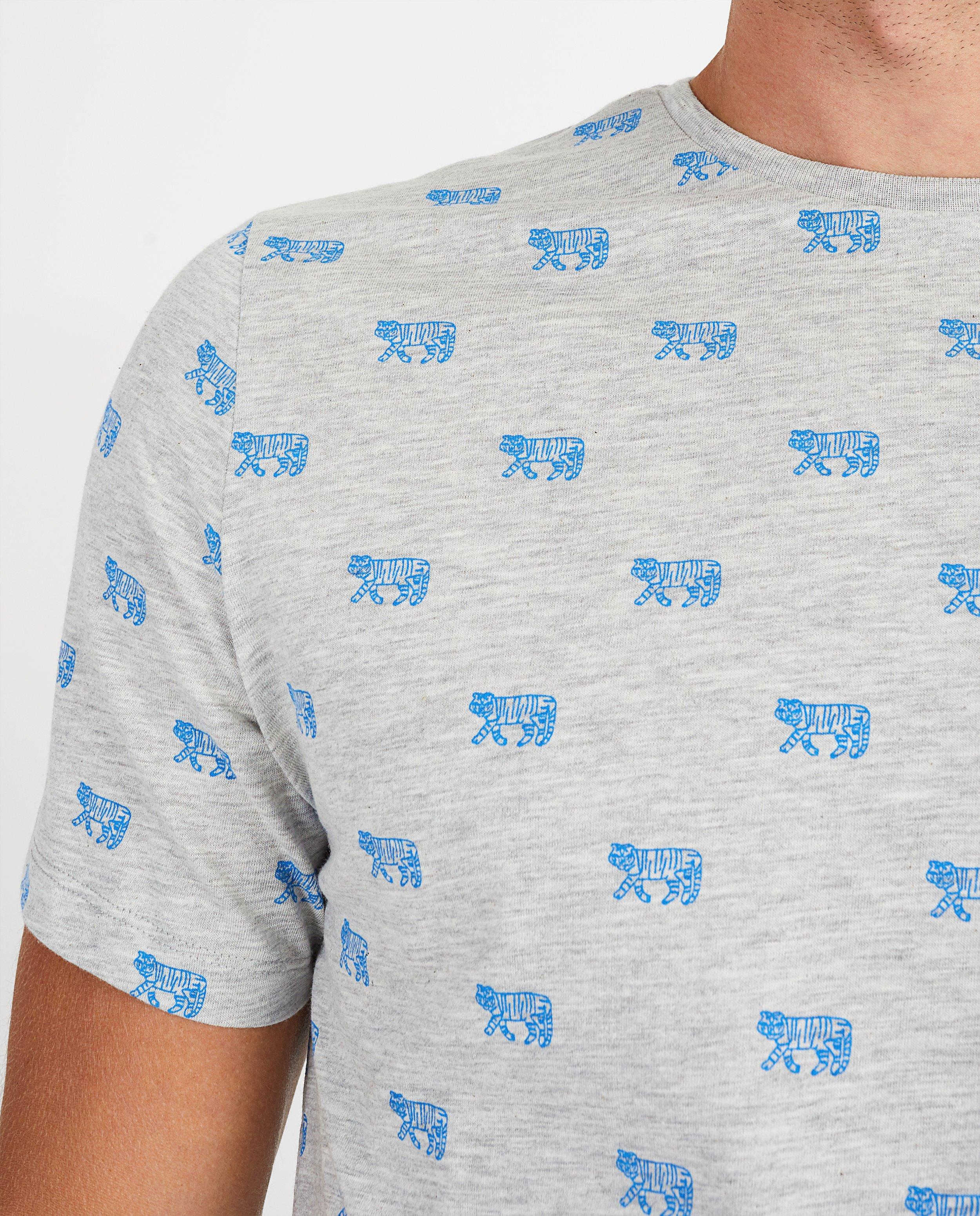T-shirts - 