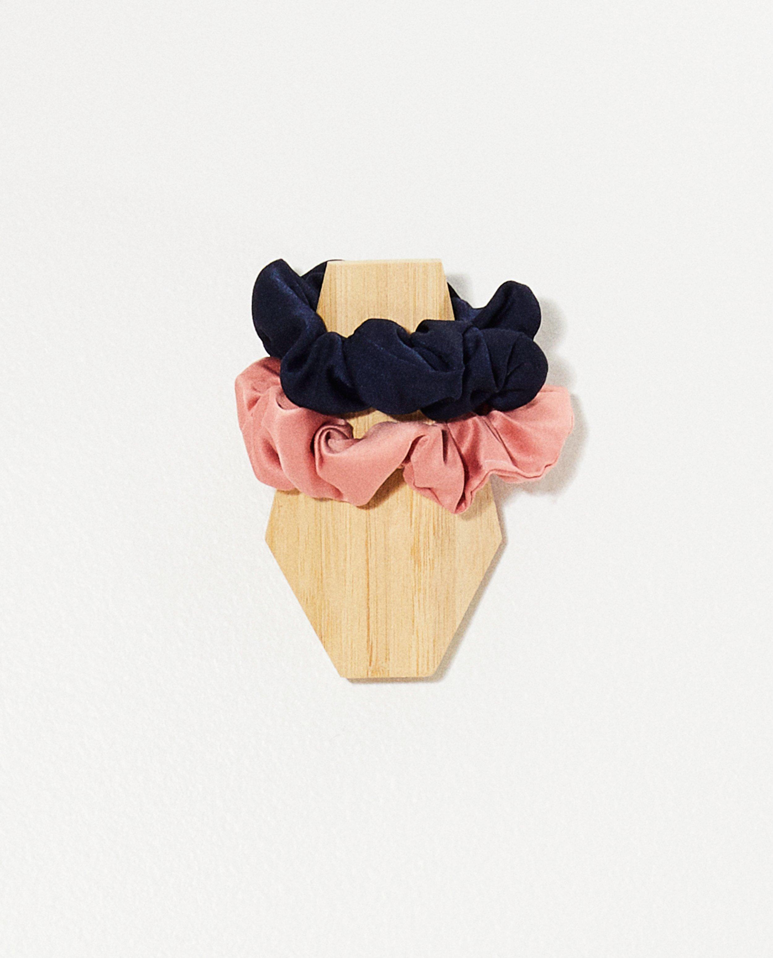 Set van 2 scrunchies - roze en blauw - JBC