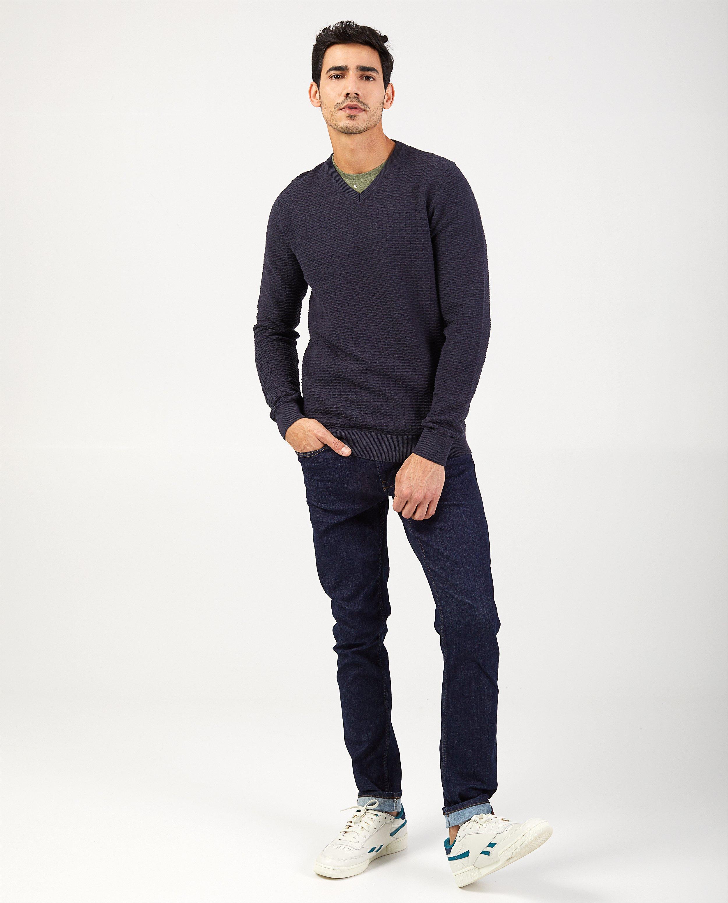 Blauwe trui met V-hals - met gebreid patroon - Iveo
