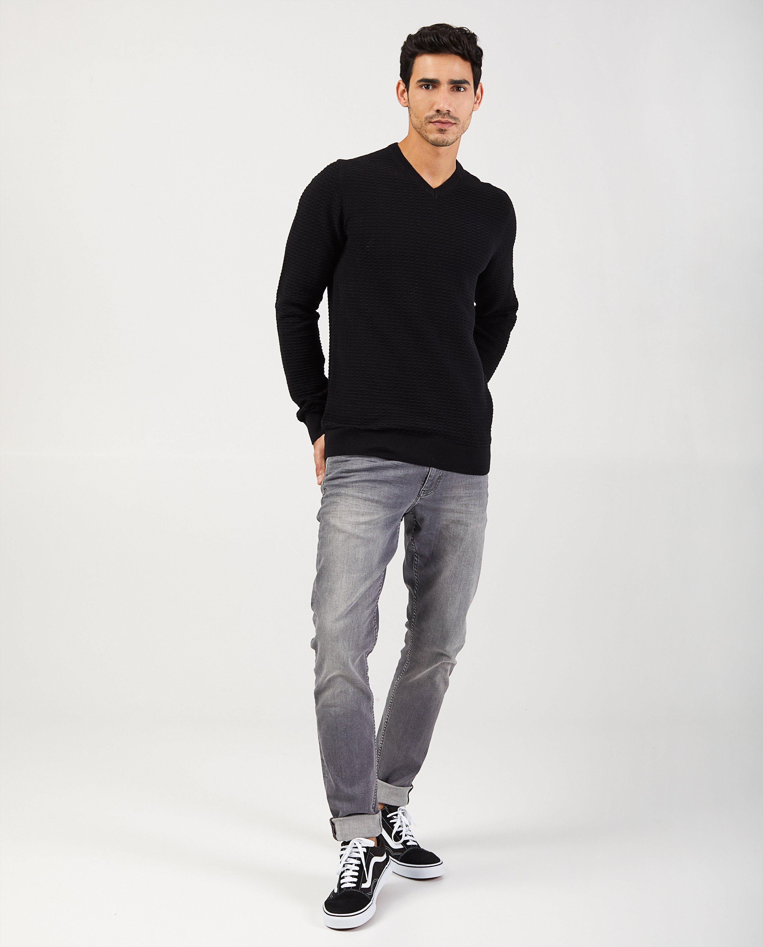 Pull noir à col en V - avec motif tricoté - Iveo