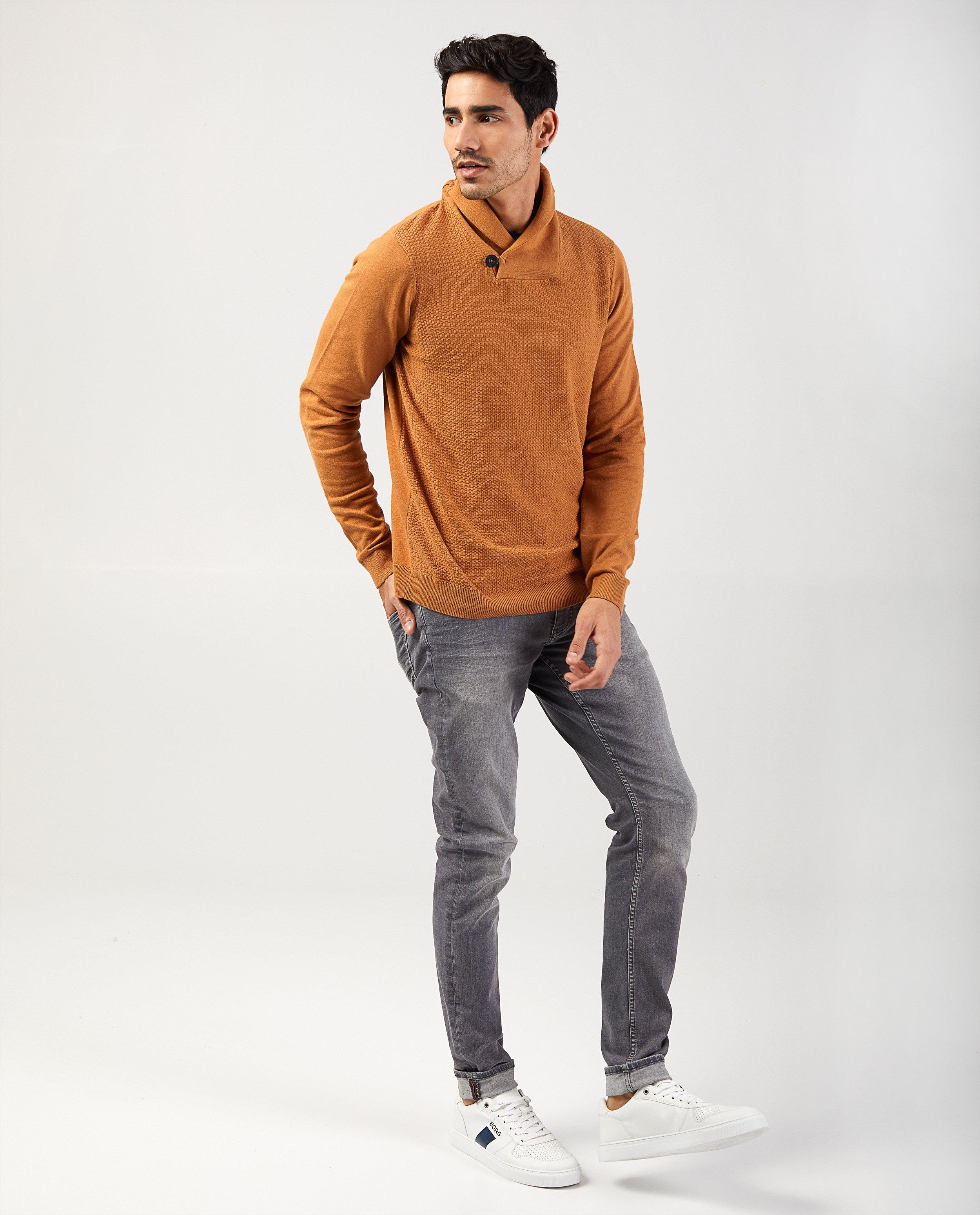 Beige trui met sjaalkraag - met gebreid patroon - Quarterback