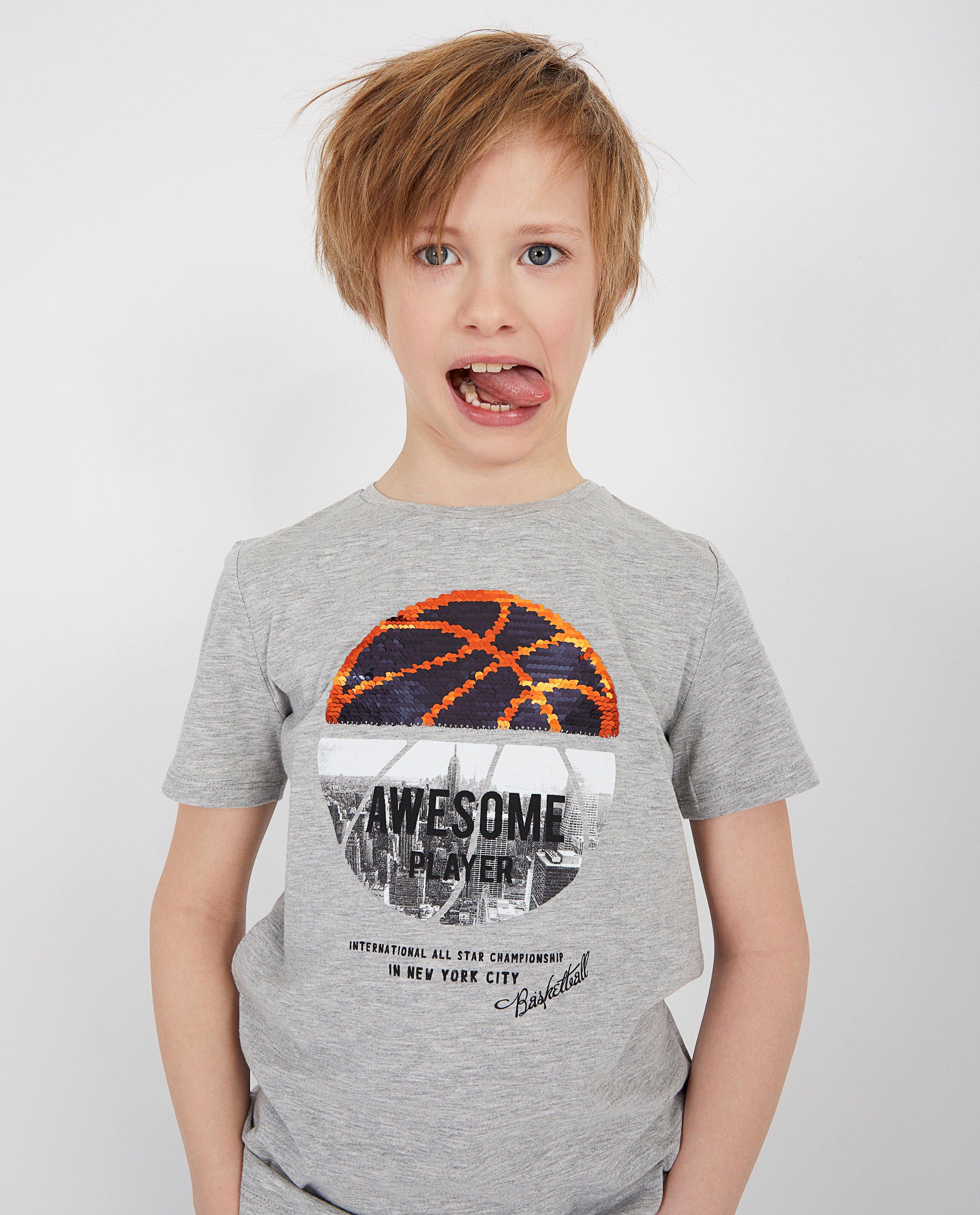 T-shirts - 