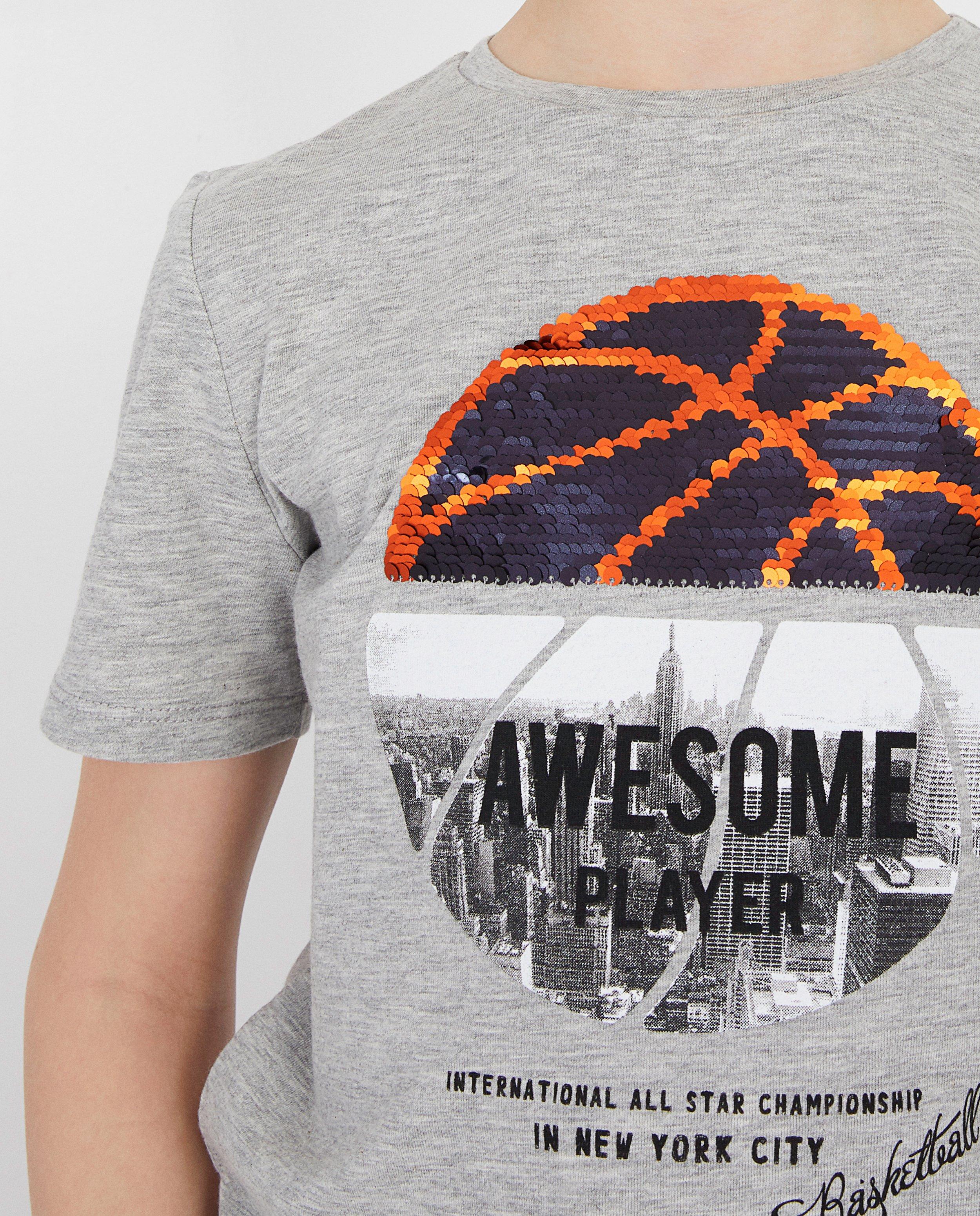 T-shirts - 